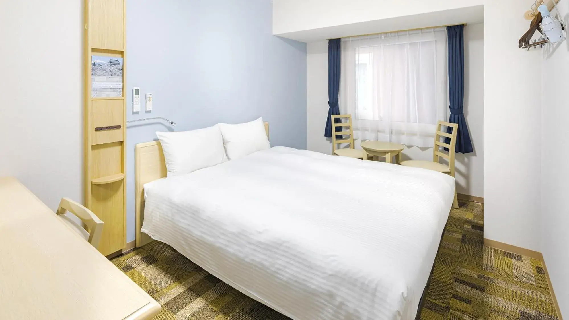 Bedroom, Bed in Toyoko Inn JR Wakayama eki Higashi guchi Bedroom, Bed in Toyoko Inn JR Wakayama eki Higashi guchi