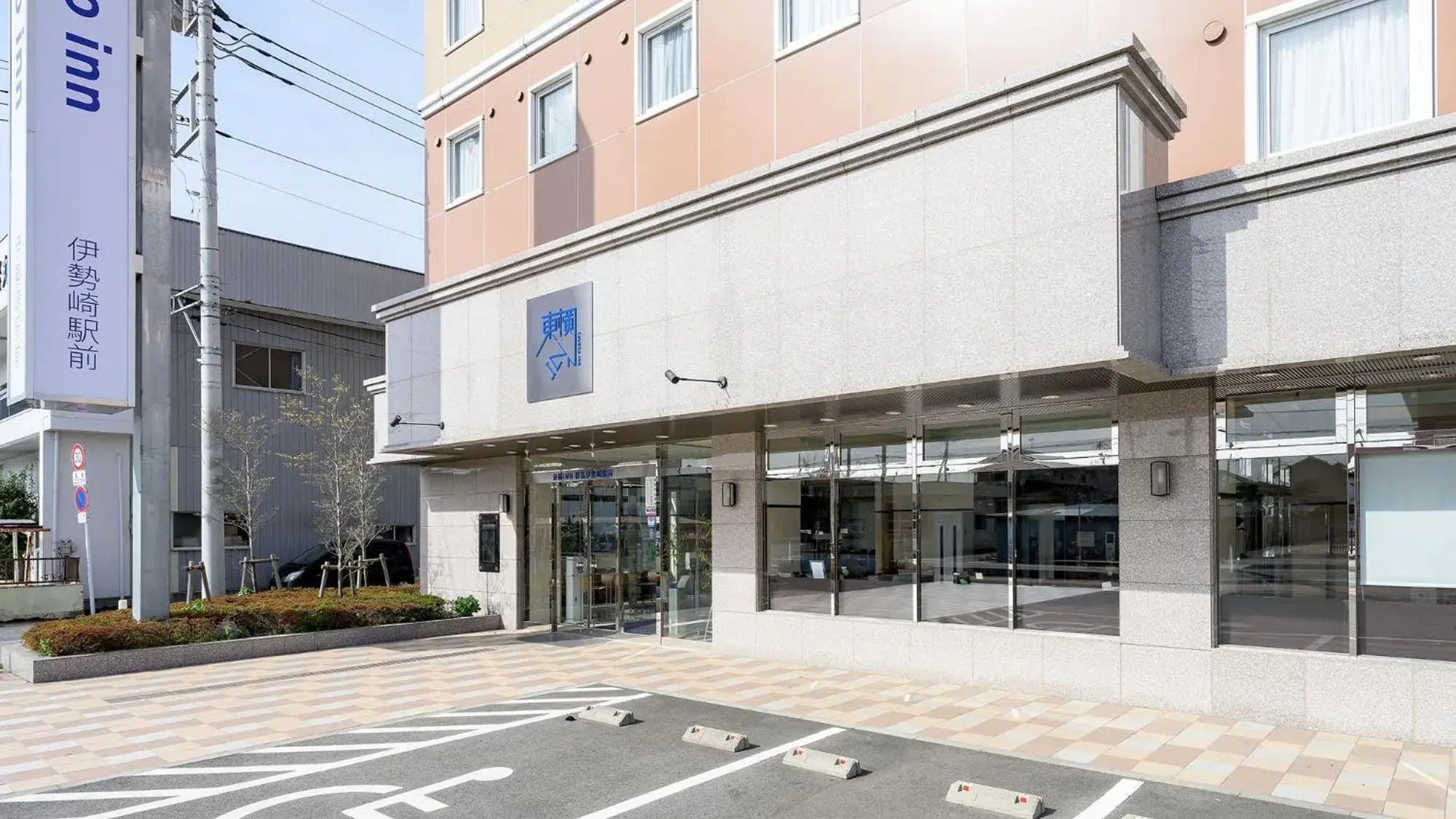Facade/entrance in Toyoko Inn Gumma Isesaki Ekimae Facade/entrance in Toyoko Inn Gumma Isesaki Ekimae