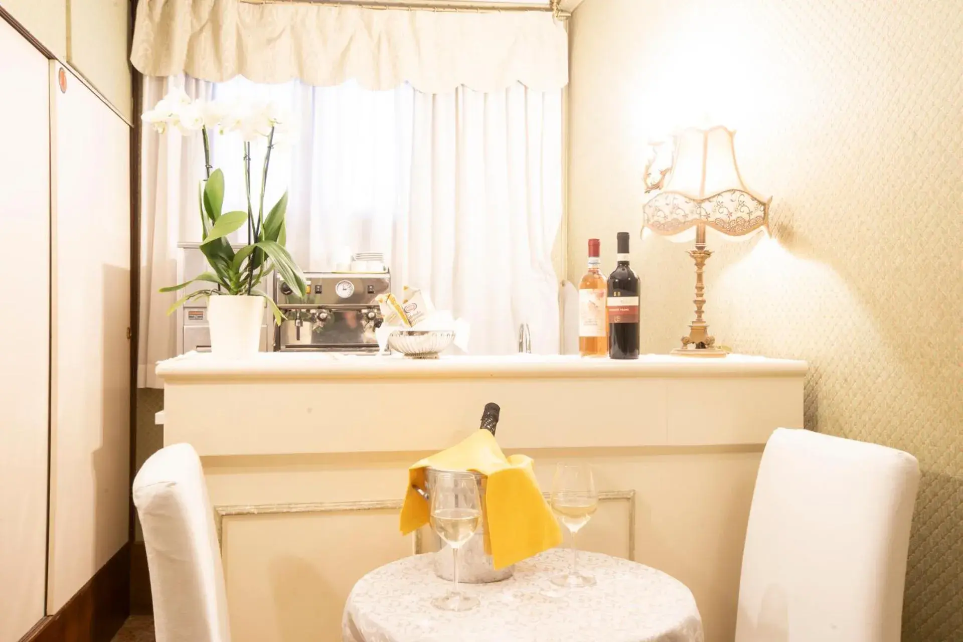 Lounge or bar in Hotel Ateneo Lounge or bar in Hotel Ateneo