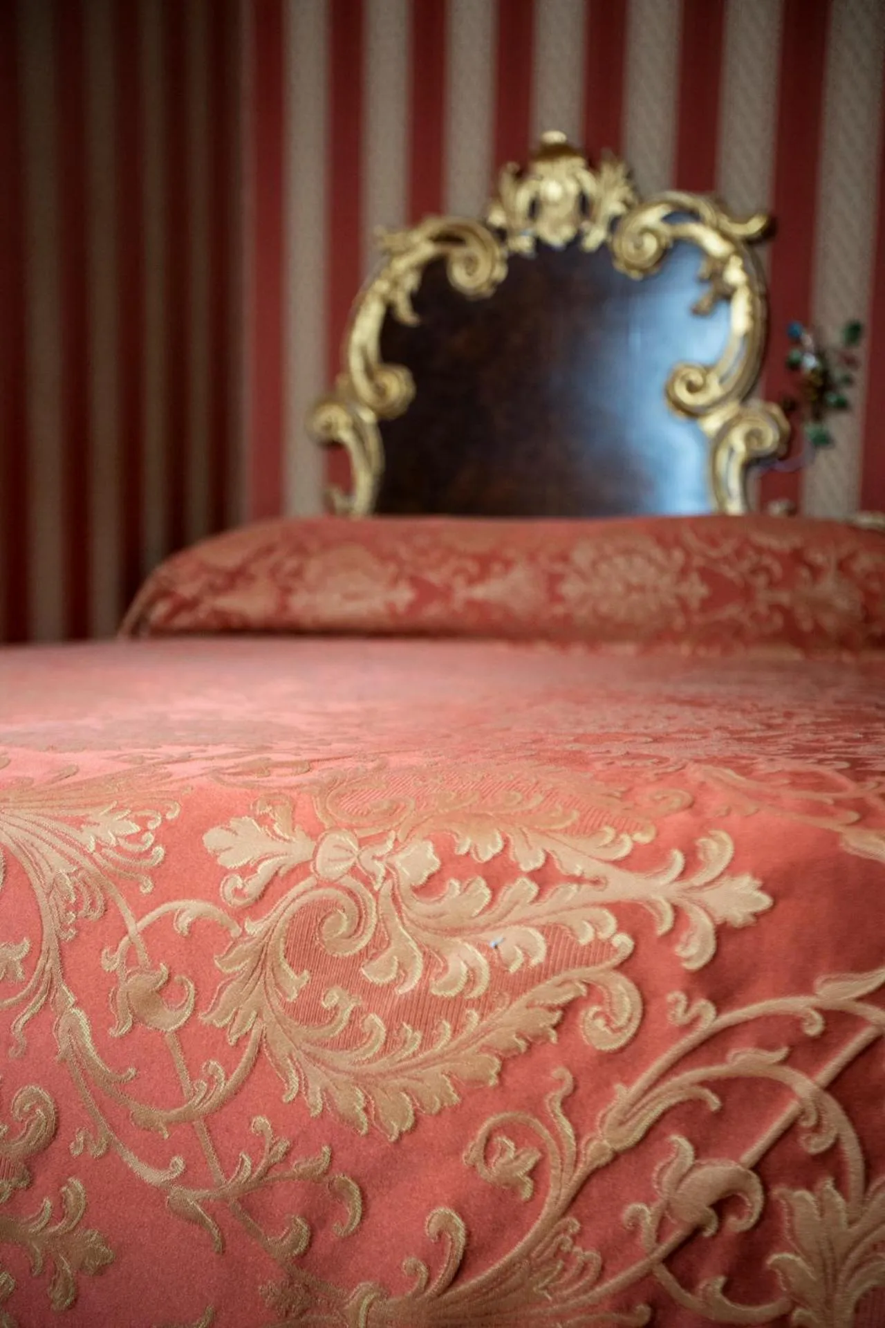 hair dresser, Bed in Hotel Ateneo