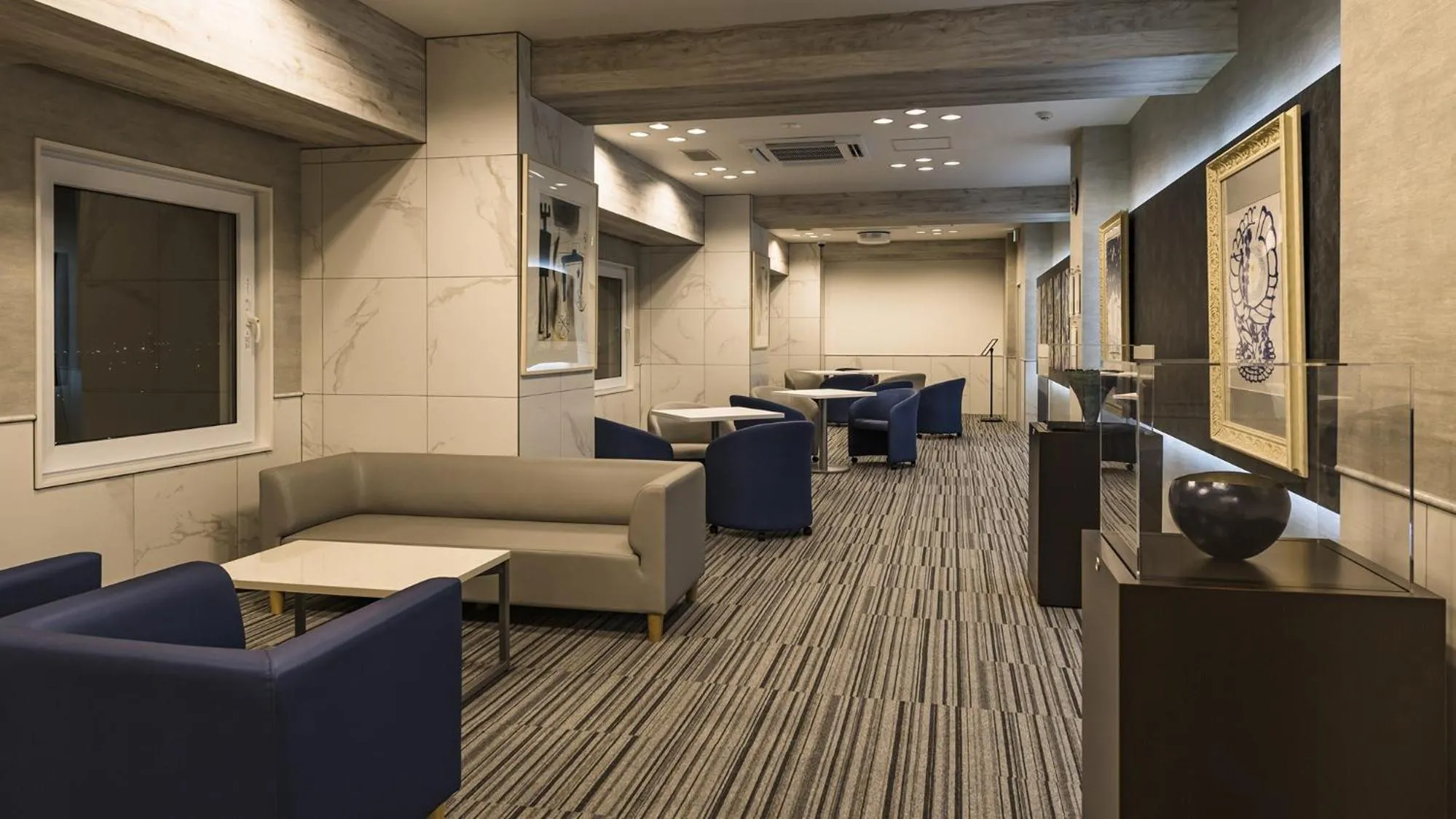 Lobby or reception in Toyoko Inn Tsubame Sanjo Ekimae