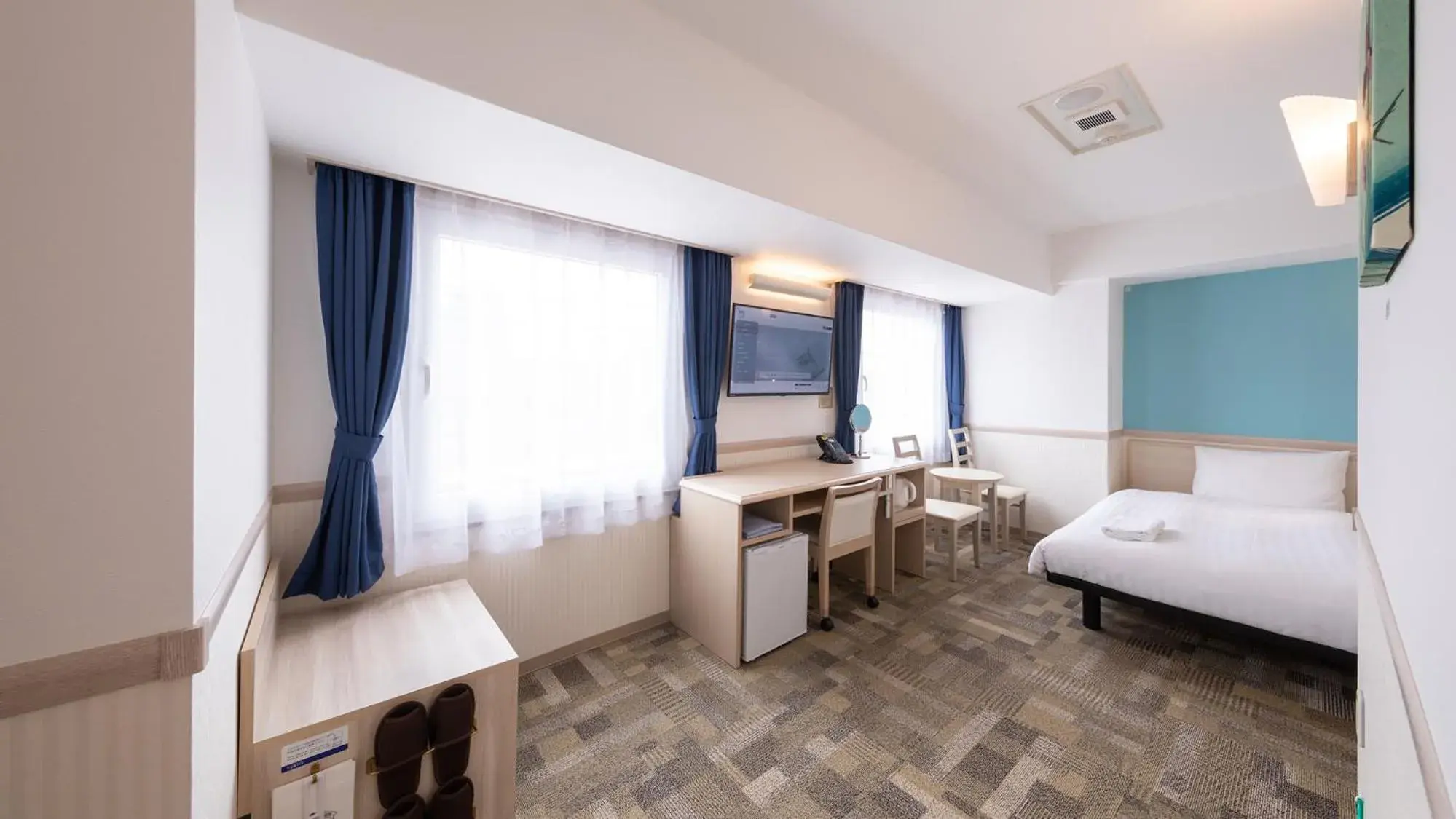 Bedroom, Bed in Toyoko Inn Tsubame Sanjo Ekimae Bedroom, Bed in Toyoko Inn Tsubame Sanjo Ekimae