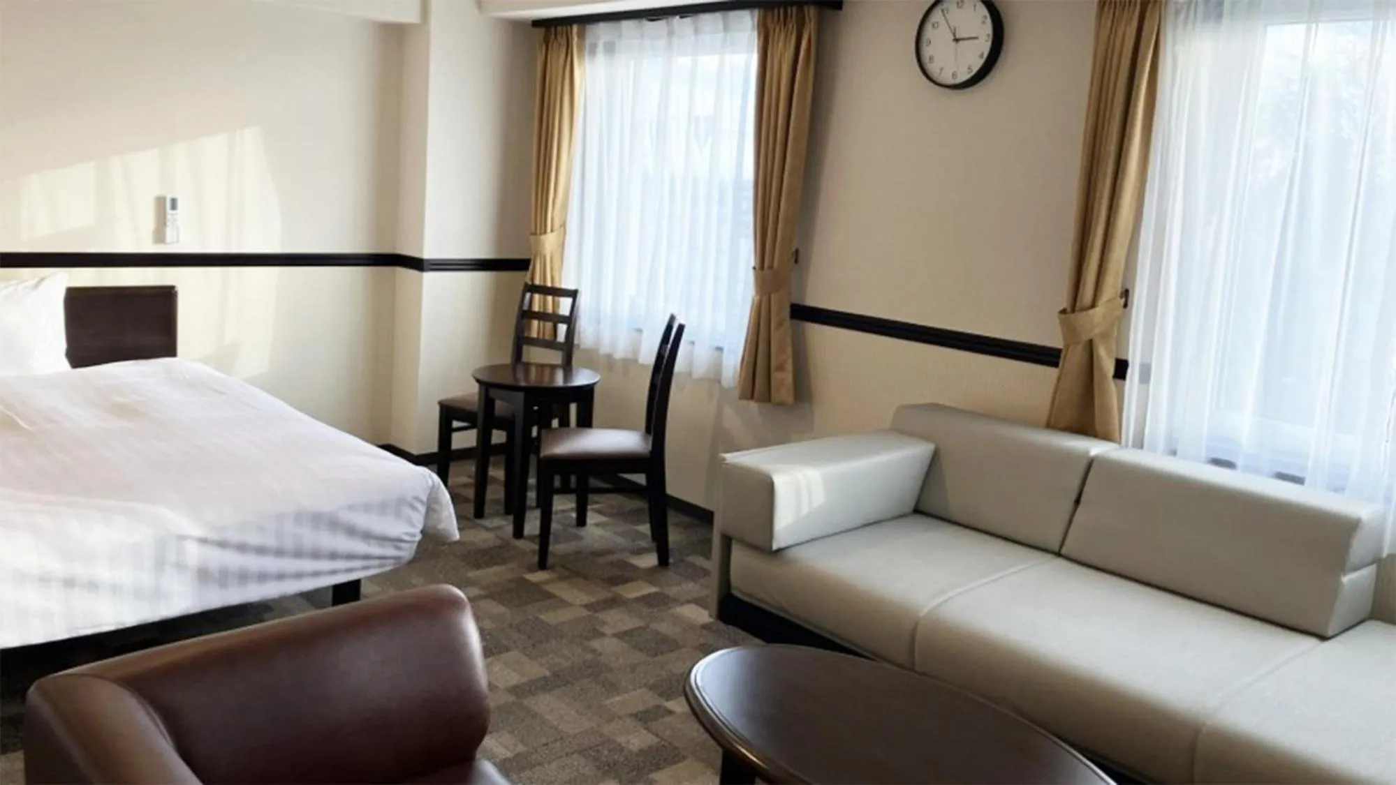 Bedroom, Bed in Toyoko Inn HOSPITAL INN Dokkyo Medical University