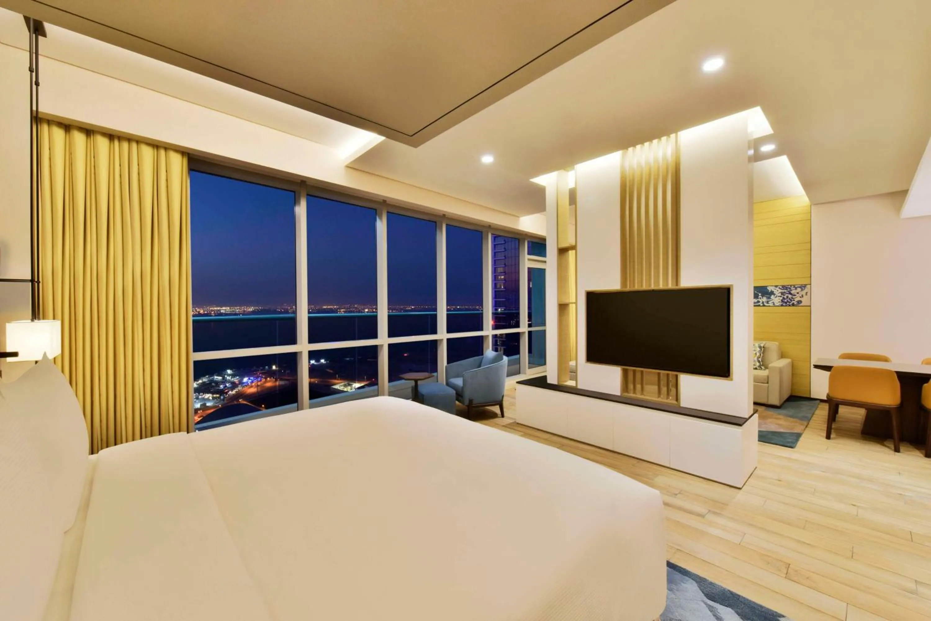 Bedroom, Bed in Hilton Bahrain