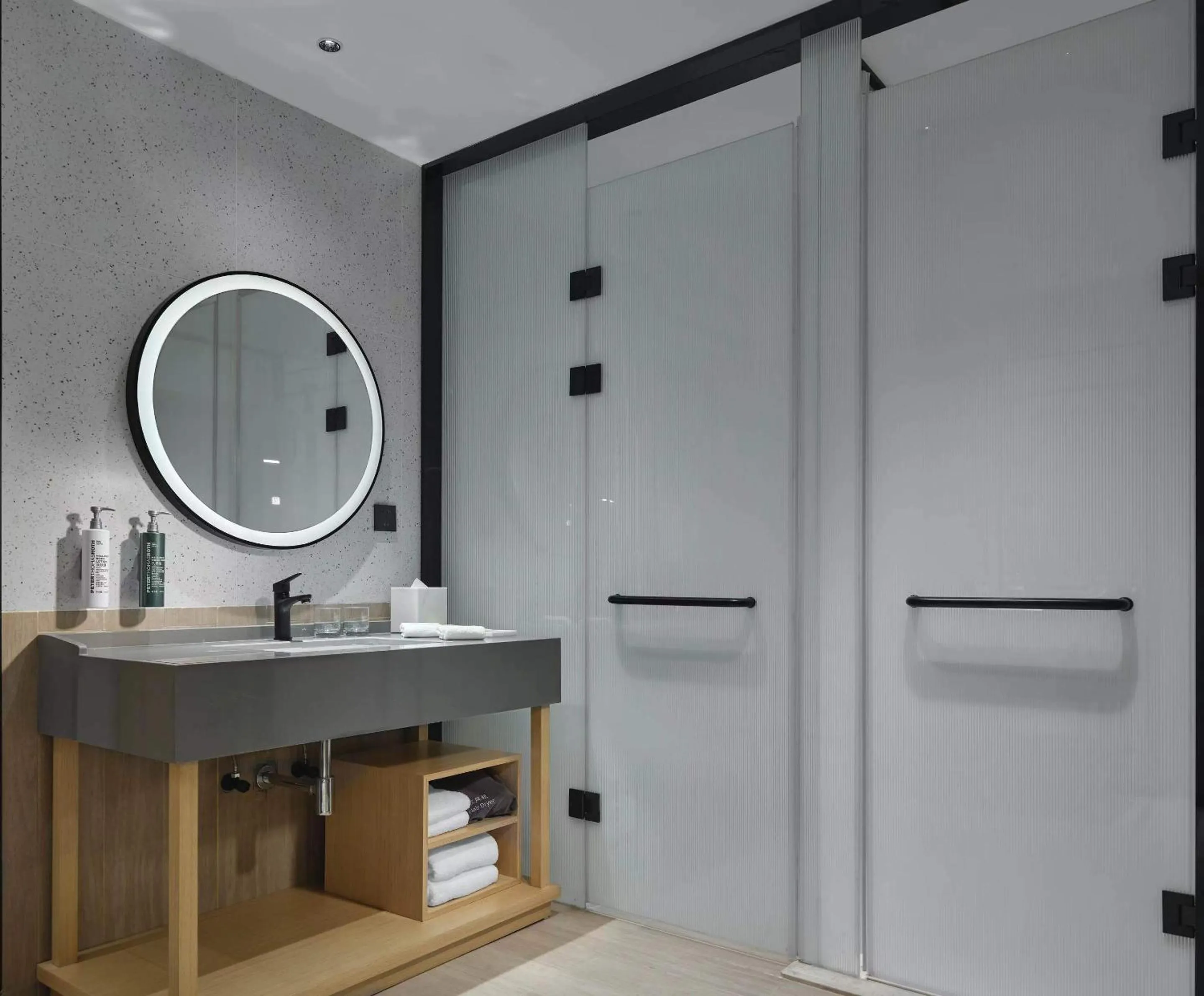 Toilet in Hilton Garden Inn Tianjin Huayuan