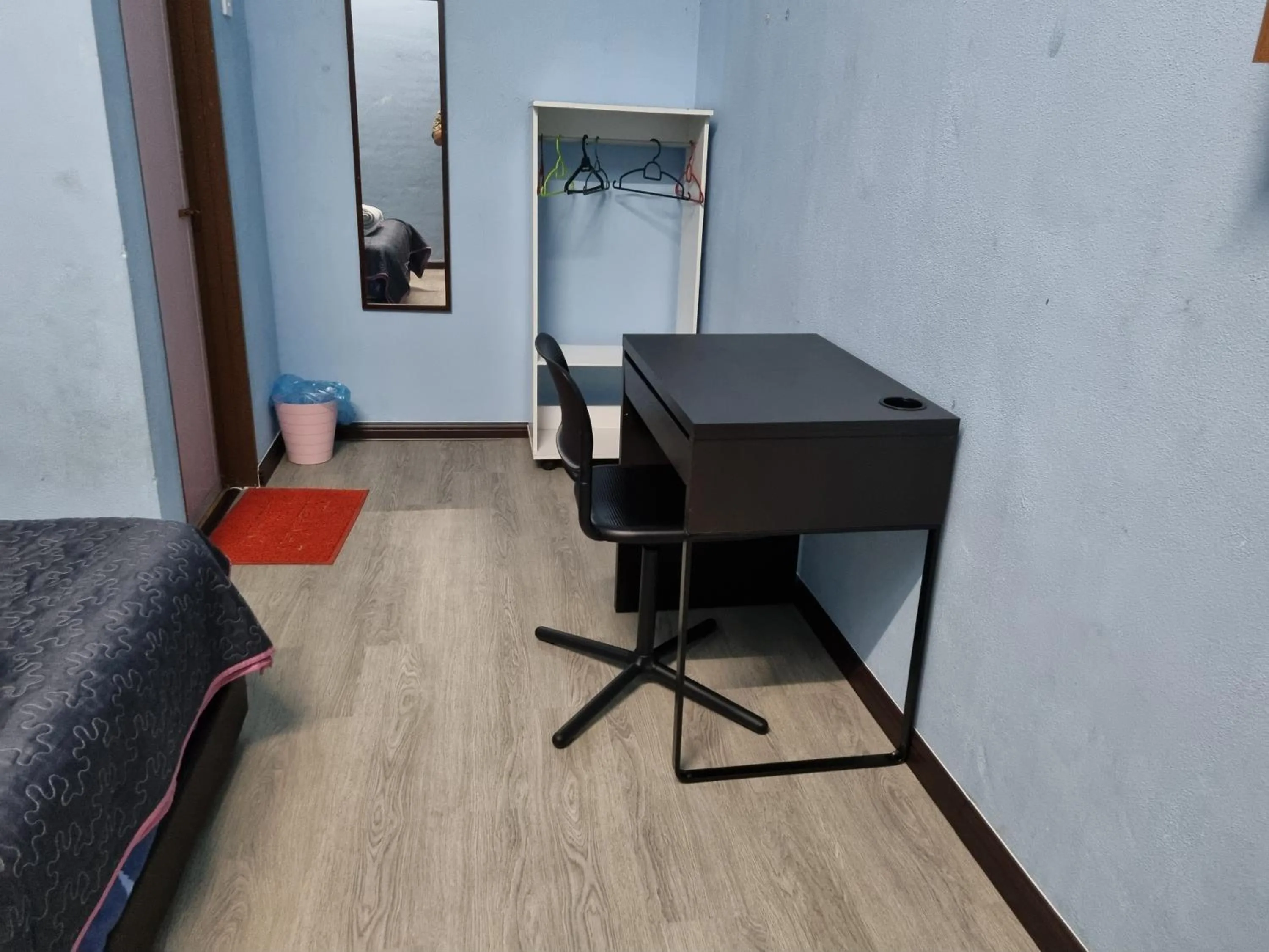 E.R. BUDGET INN