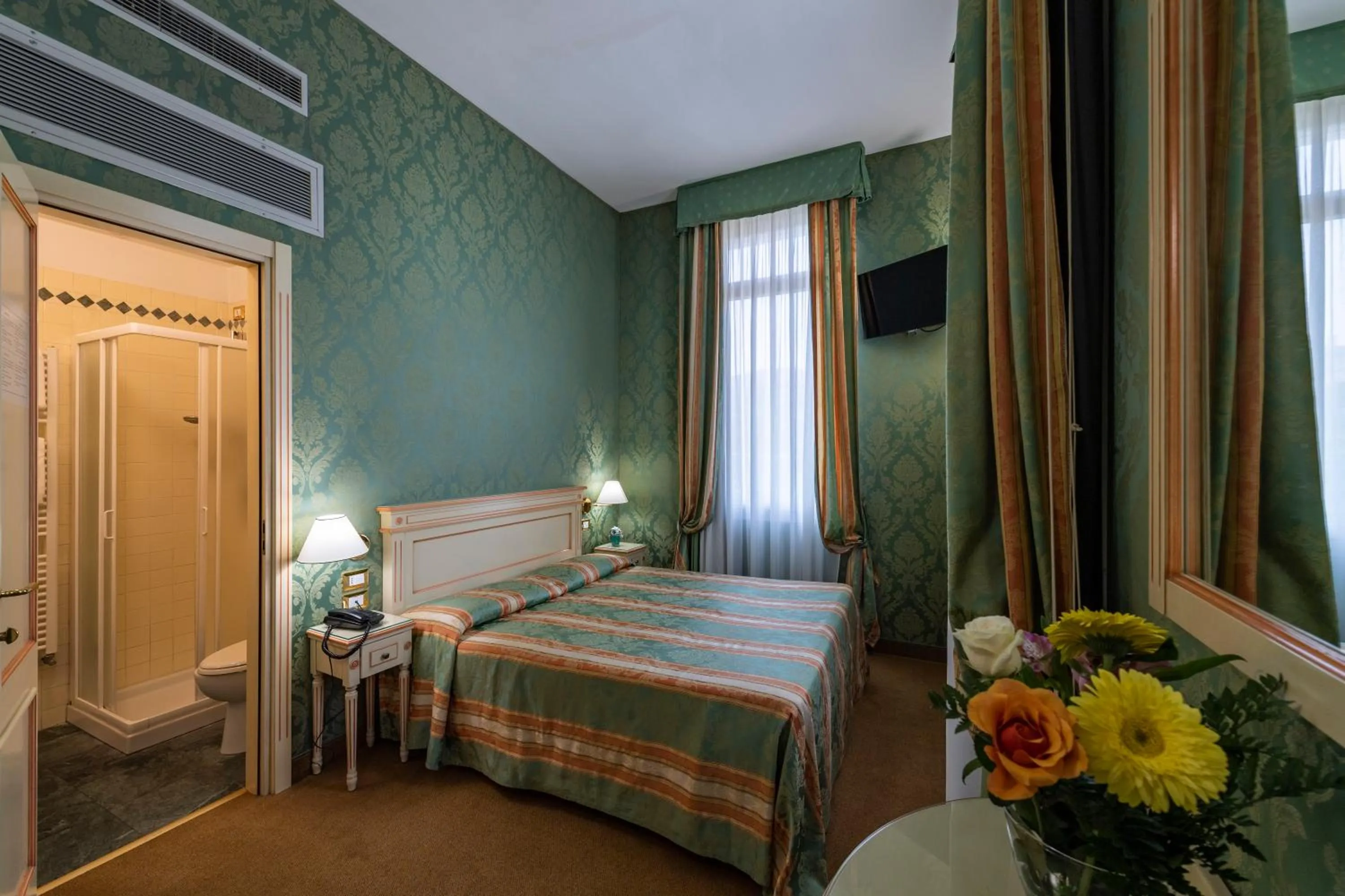 Bedroom, Bed in Hotel Villa Delle Palme