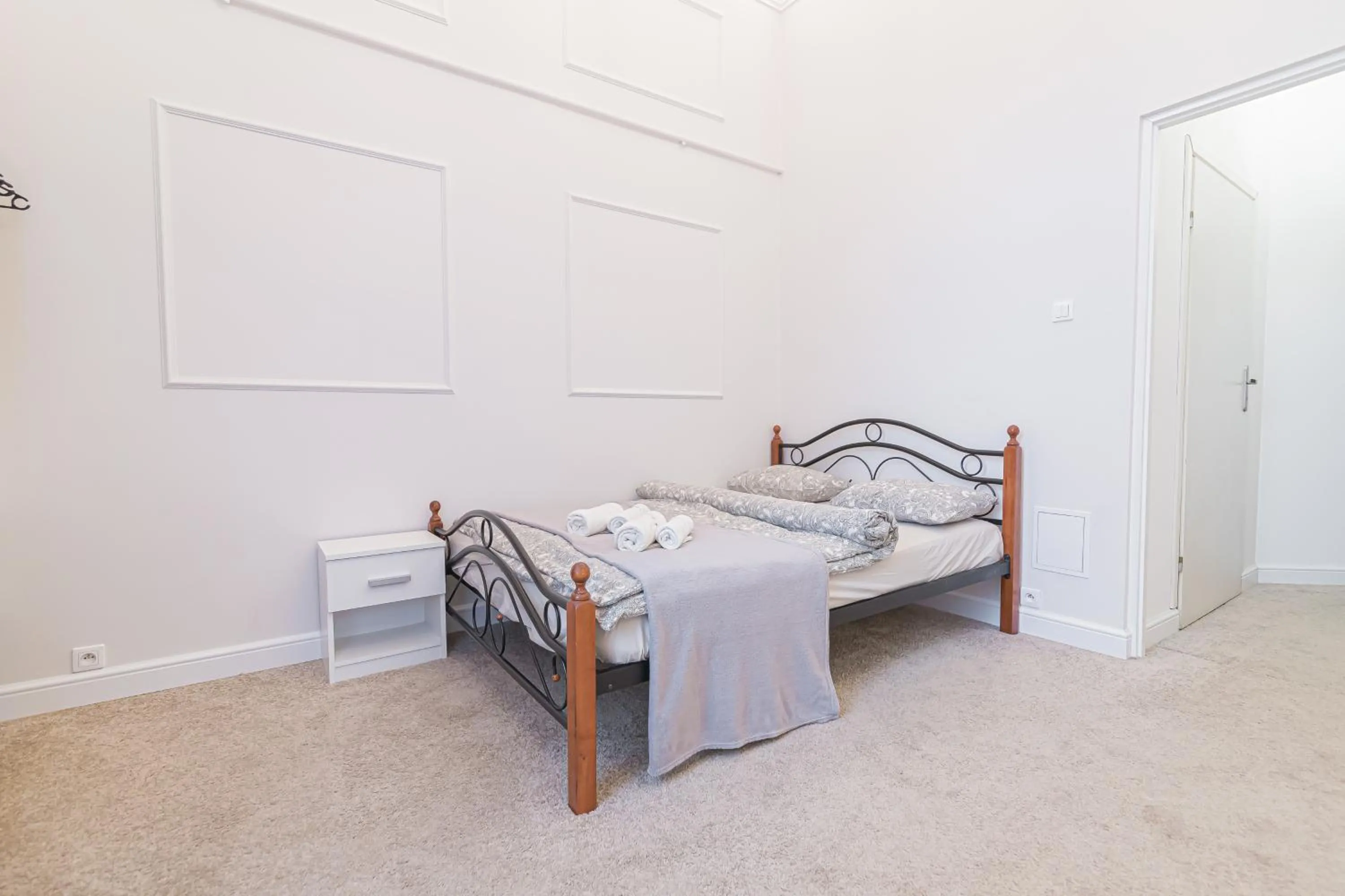 One-Bedroom Apartment in ROYAL Apartments