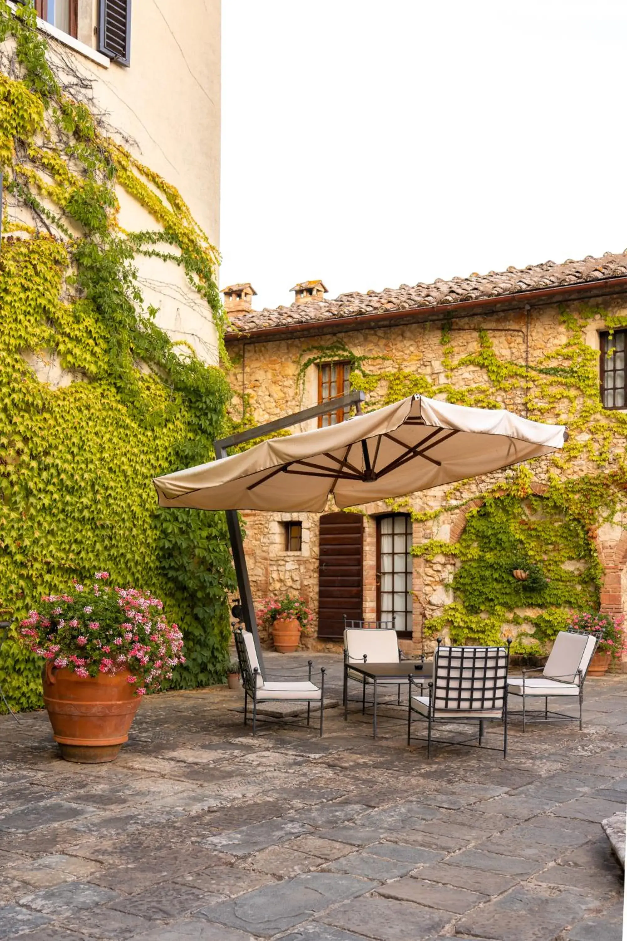 Property building in Borgo San Luigi Property building in Borgo San Luigi