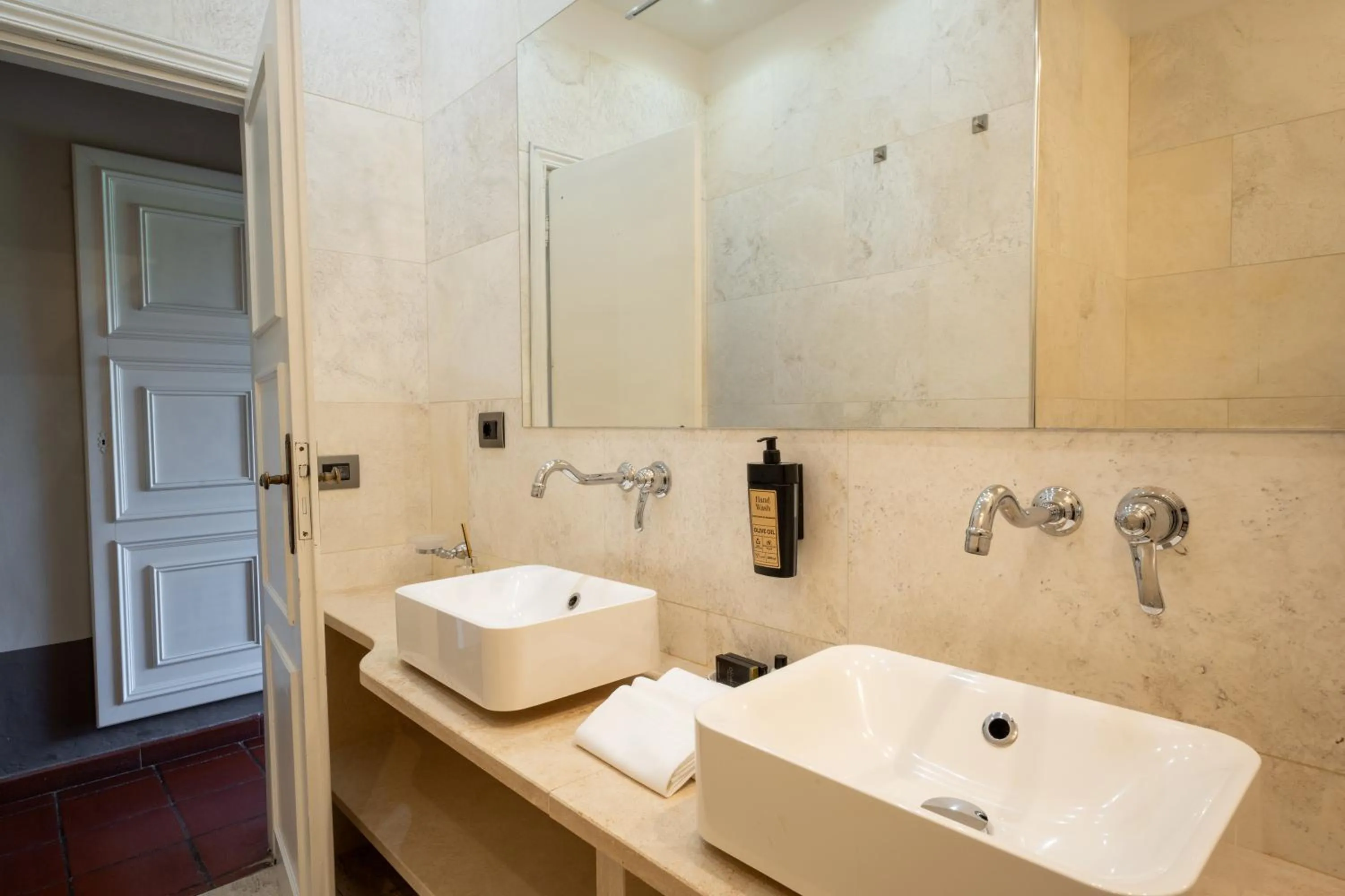 Bathroom in Borgo San Luigi