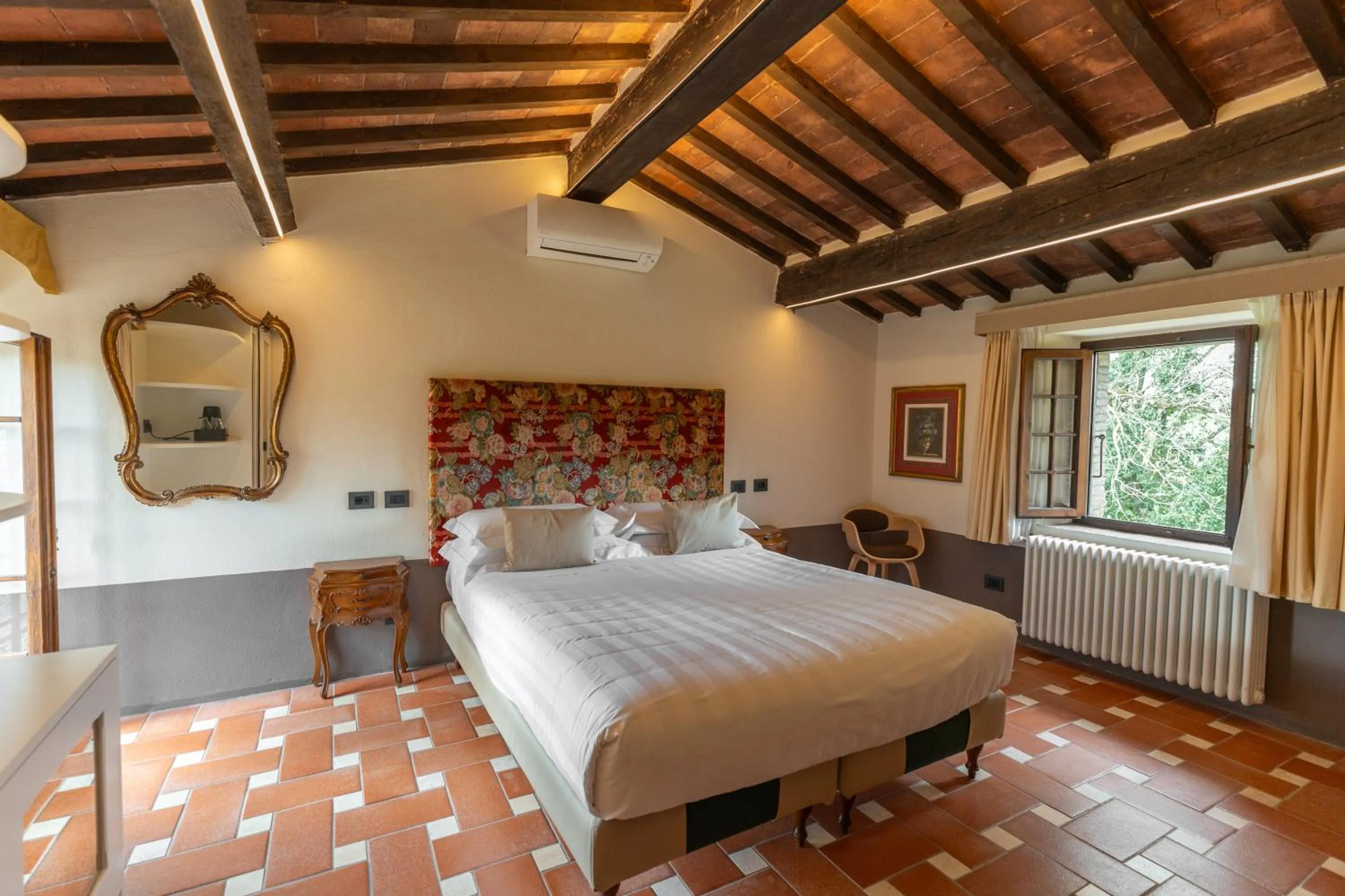 Bedroom, Bed in Borgo San Luigi