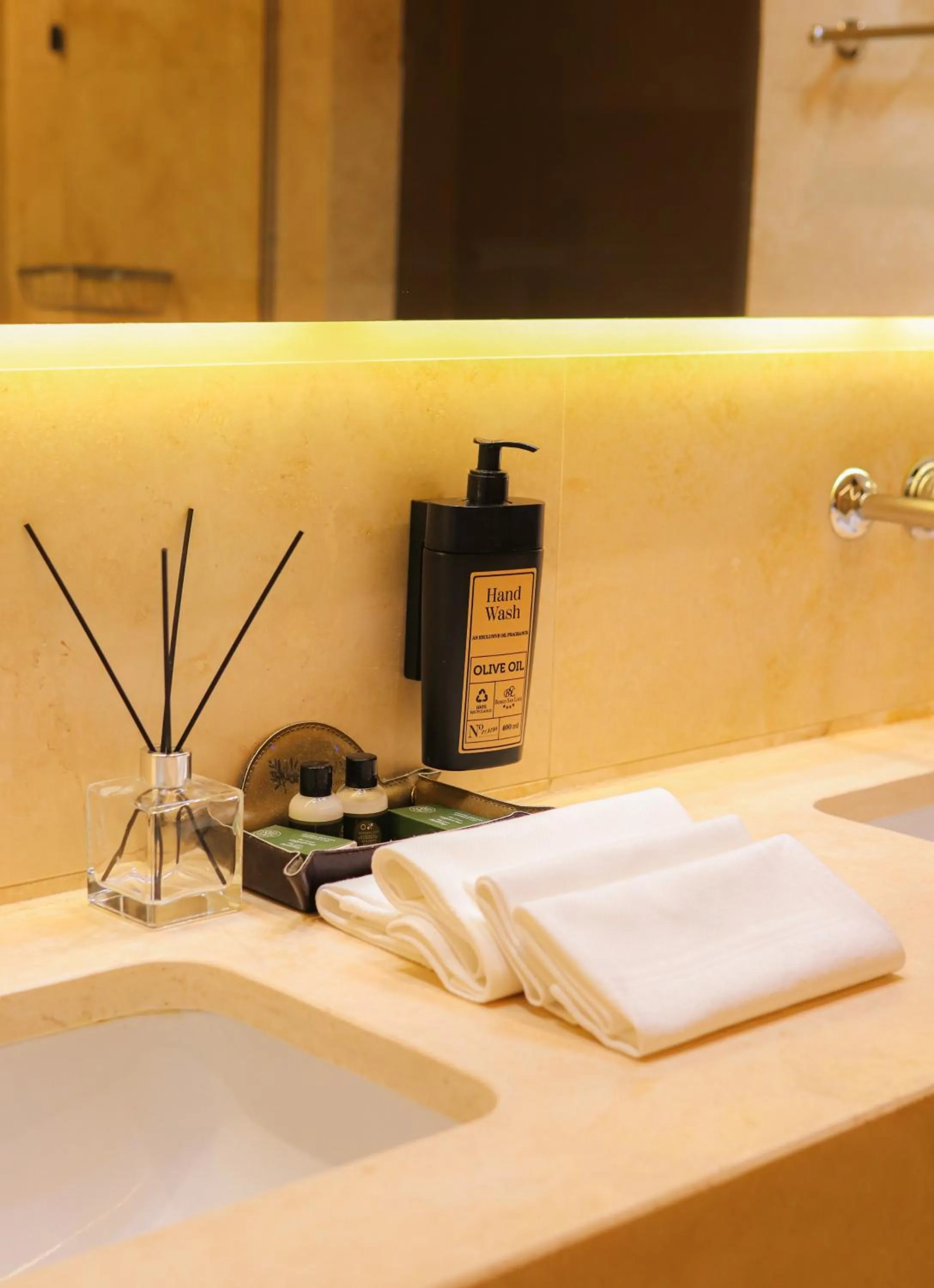 Bathroom in Borgo San Luigi