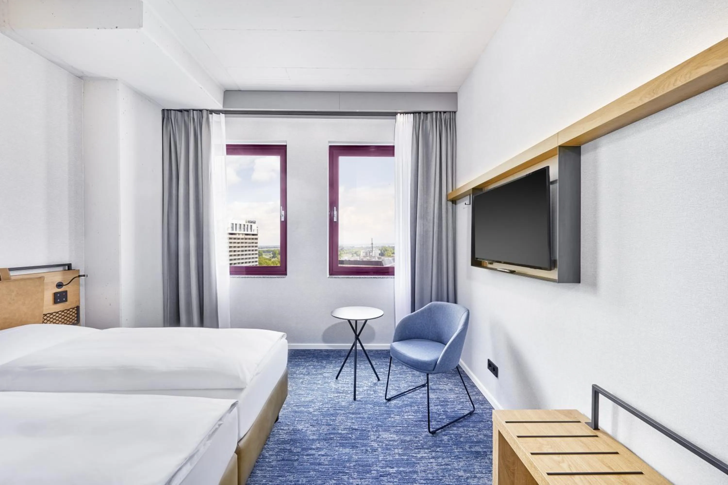 TV and multimedia, Bed in H2 Hotel Düsseldorf Seestern