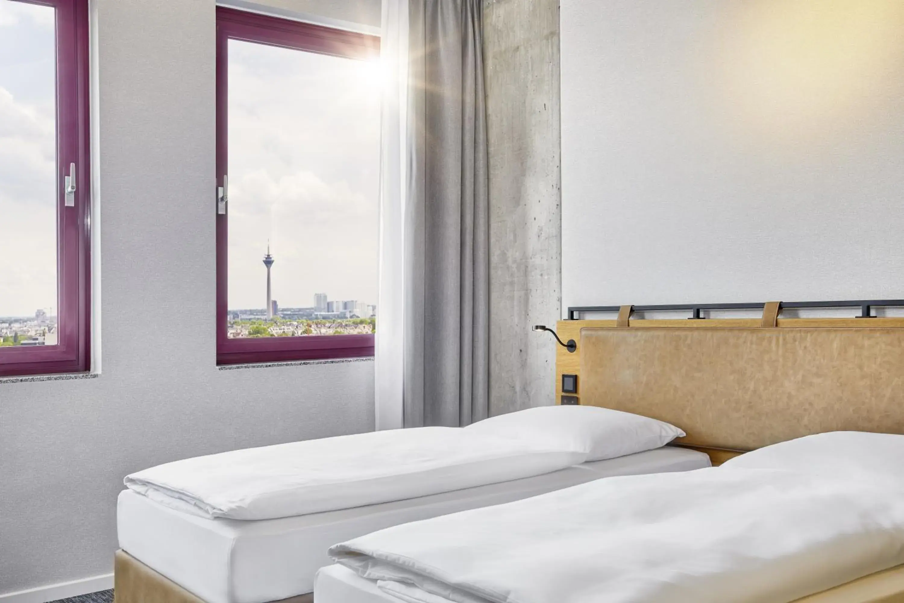 Bed in H2 Hotel Düsseldorf Seestern Bed in H2 Hotel Düsseldorf Seestern