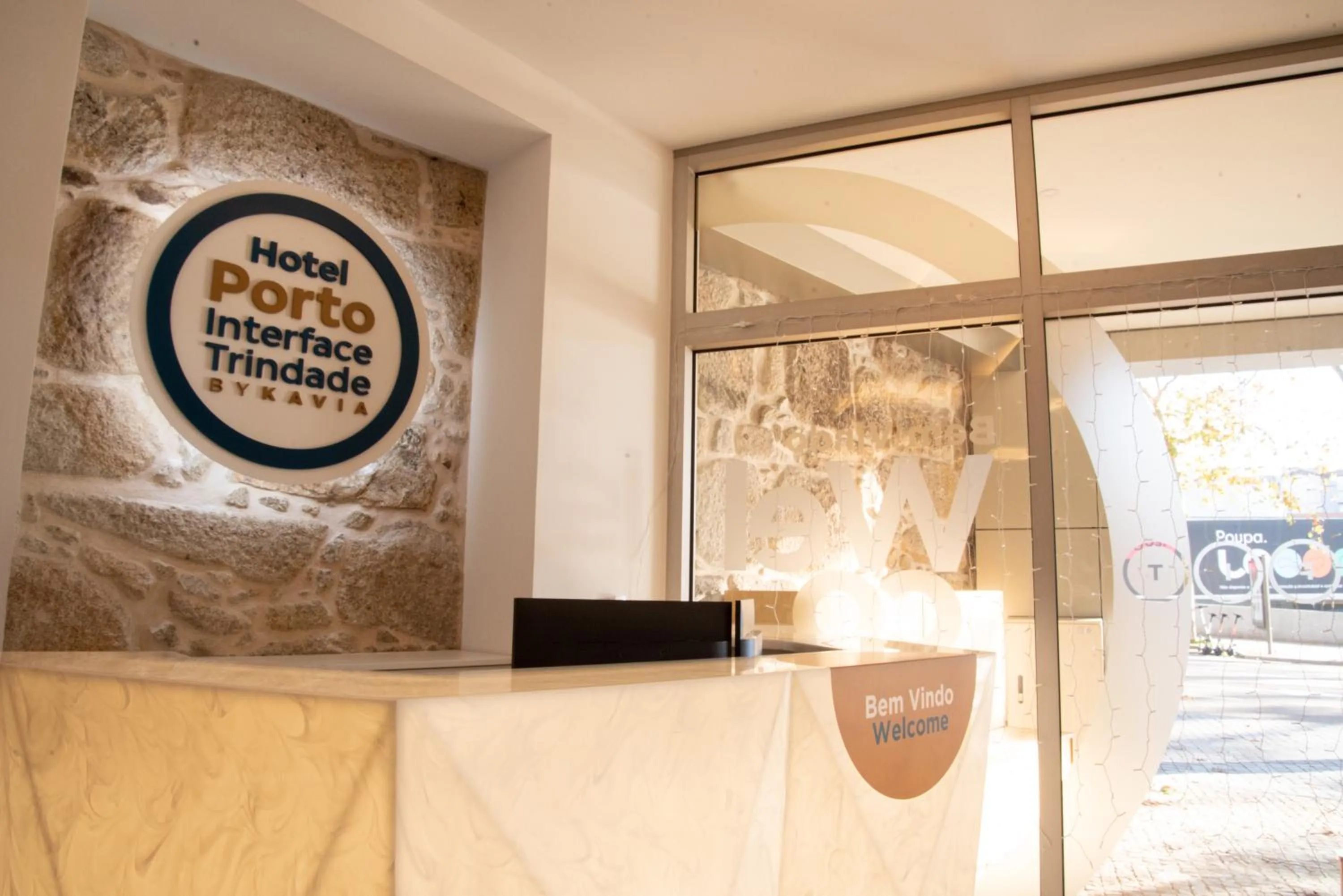 Property logo or sign in Hotel Porto Interface Trindade By Kavia