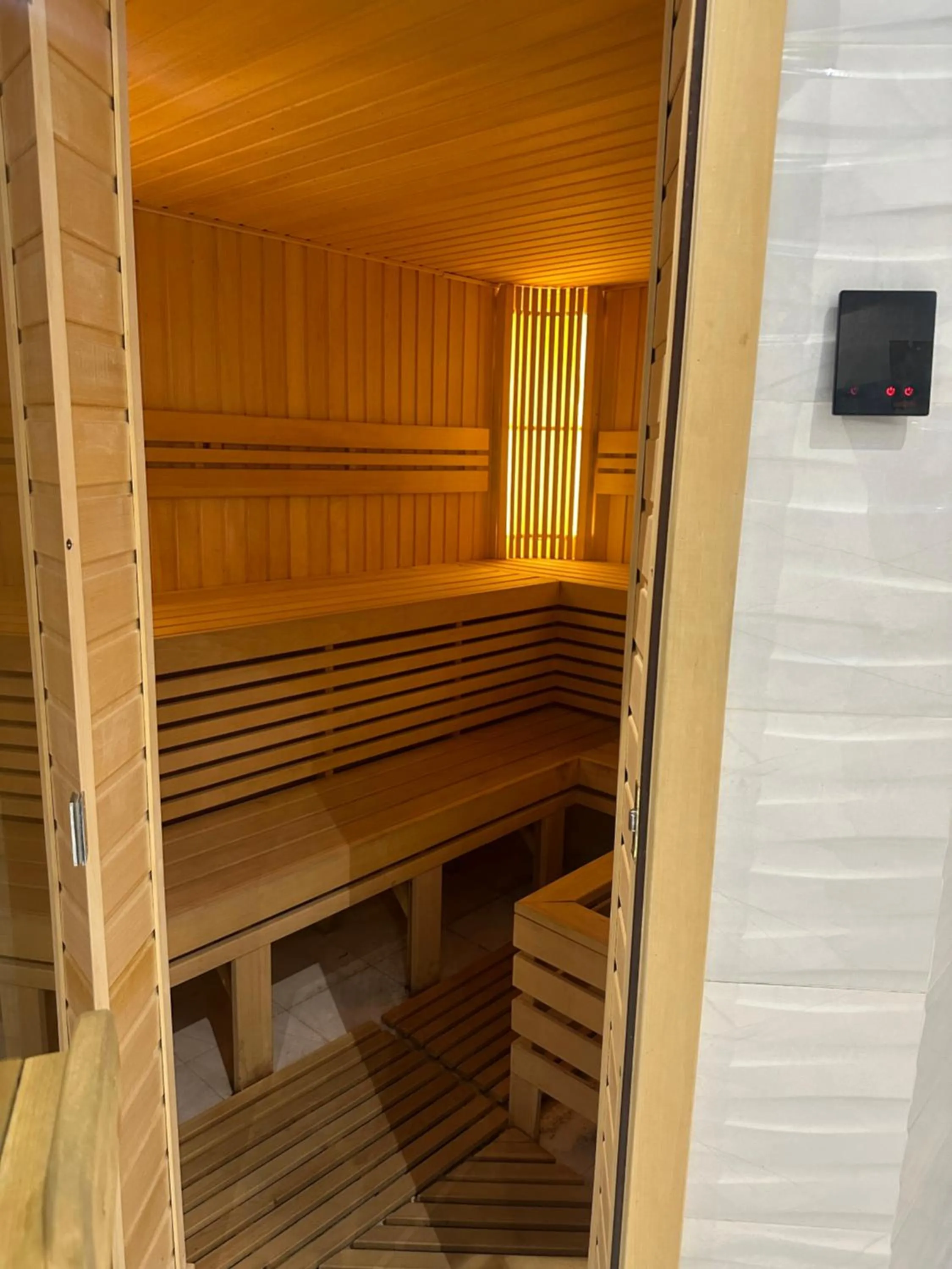 Swimming pool in Shahdil Hotel and Spa