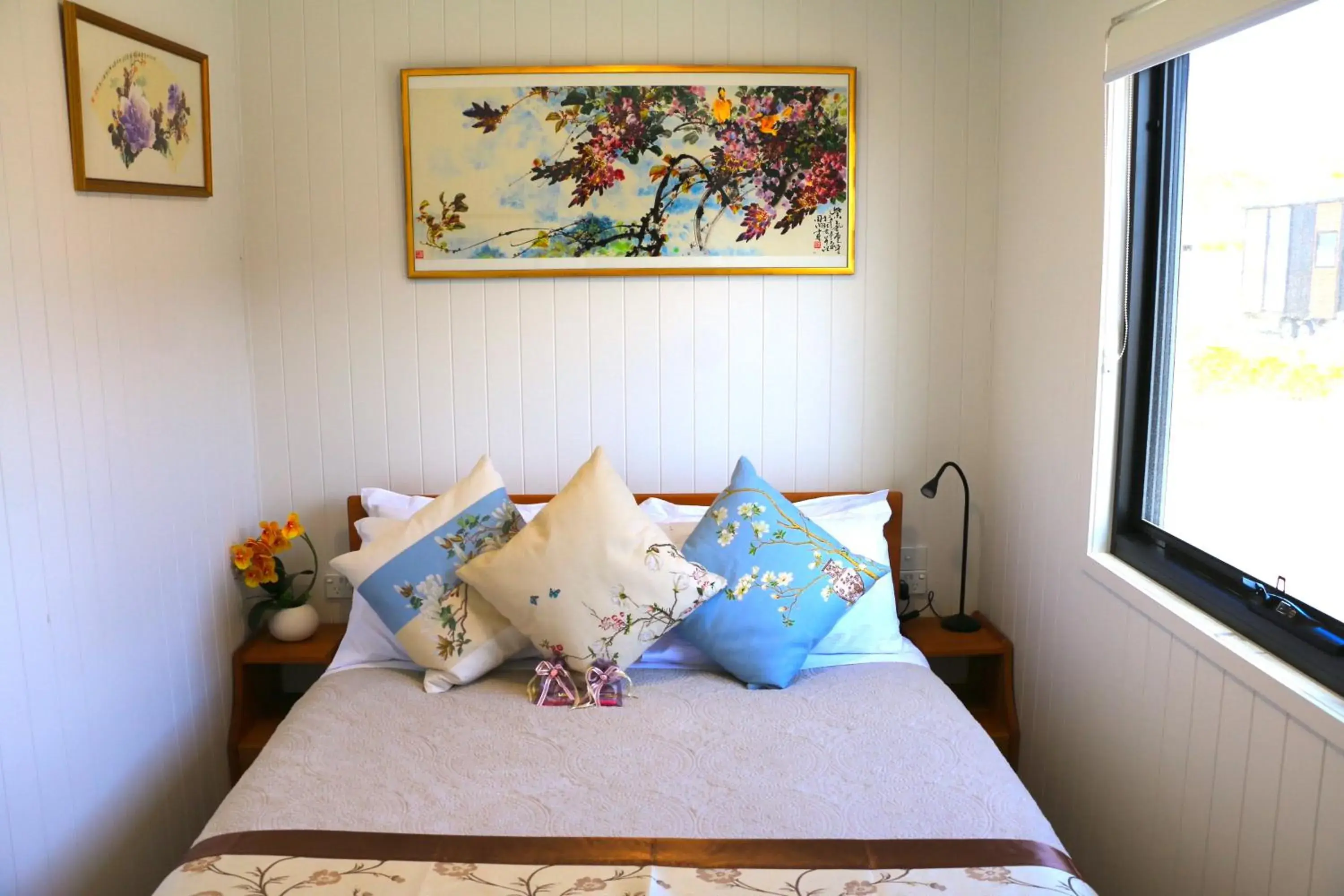 Deluxe Double Room in Pink Lake Tiny House - 'Peony' Deluxe Double Room in Pink Lake Tiny House - 'Peony'