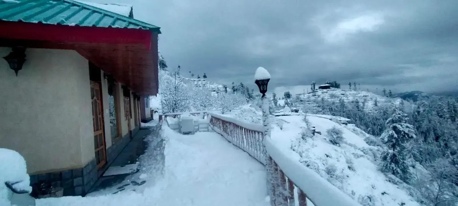 Property building in Jomotel Talai Property building in Jomotel Talai