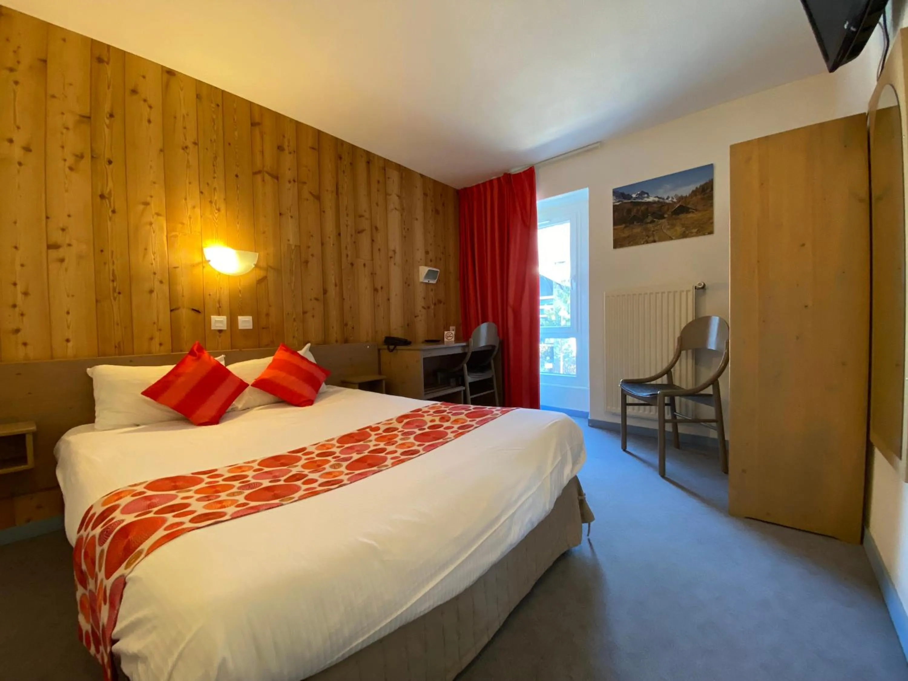 Bed in HOTEL DE LA GARE