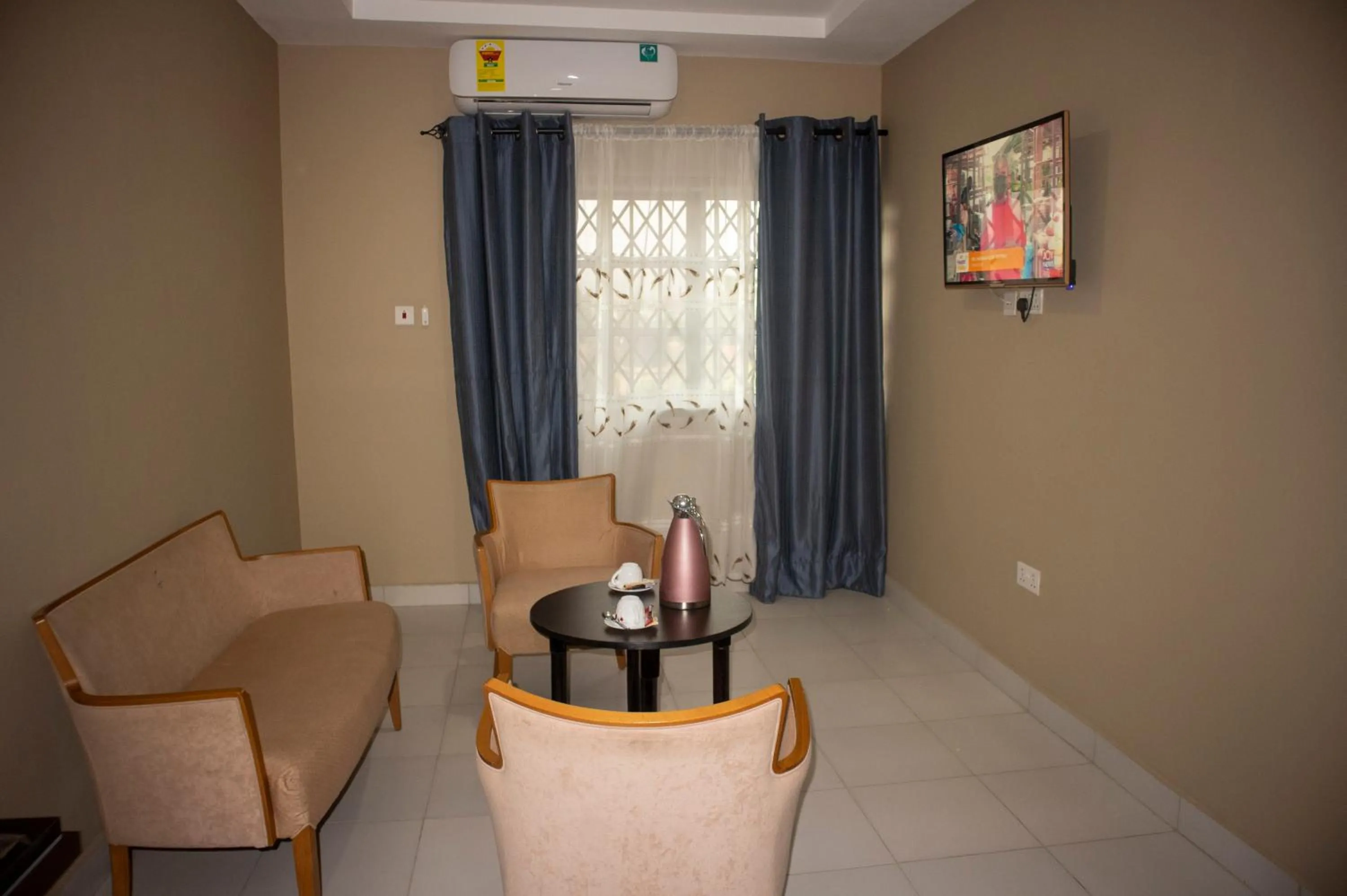 Living room in Kislas Luxury Hotel