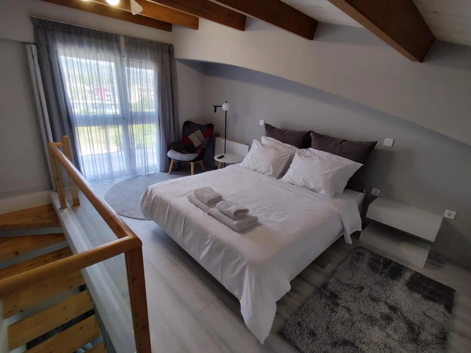 Maisonette in DIFFERENT APARTMENTS