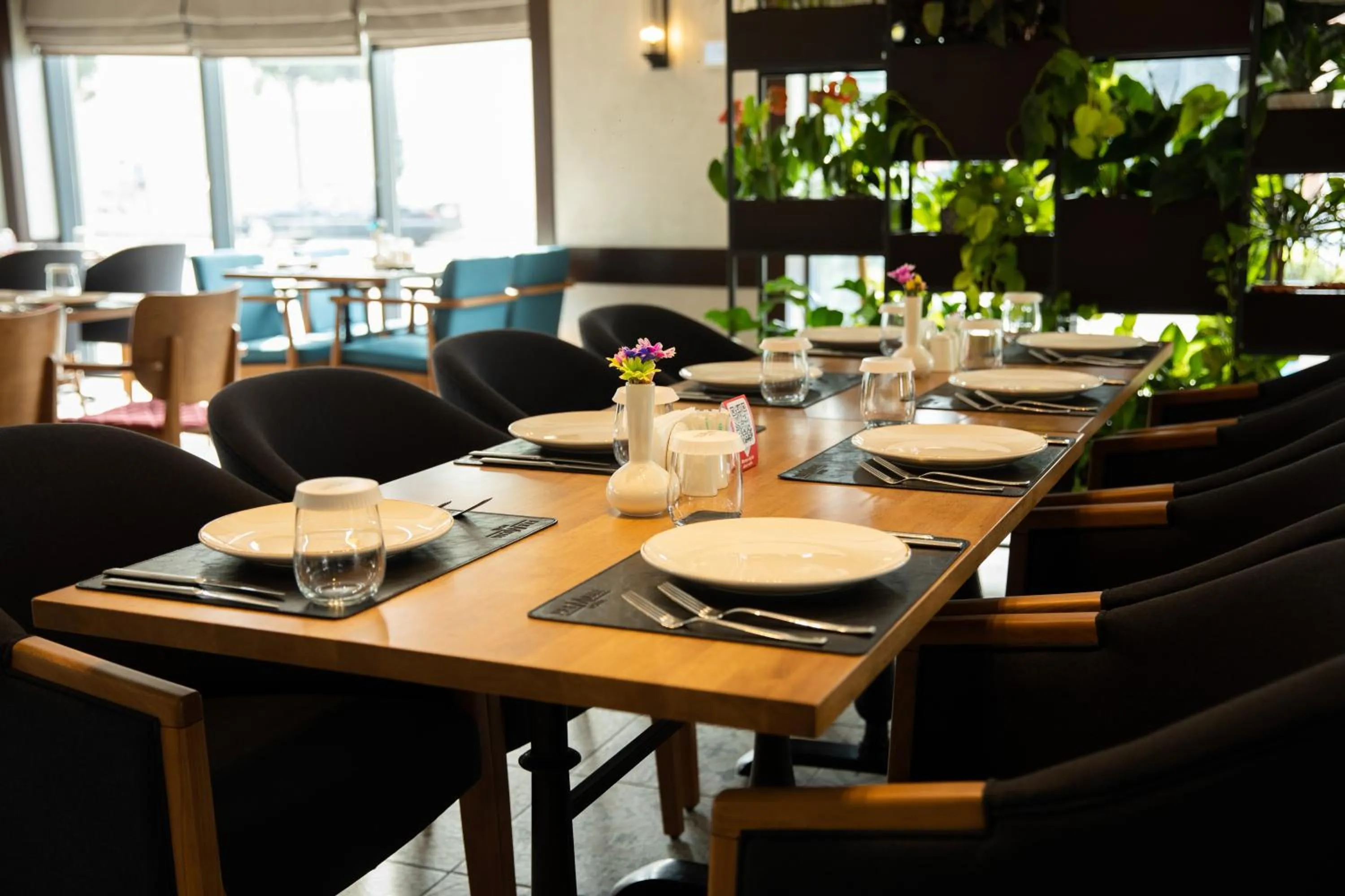 Restaurant/places to eat in Premium Hotel Ganja