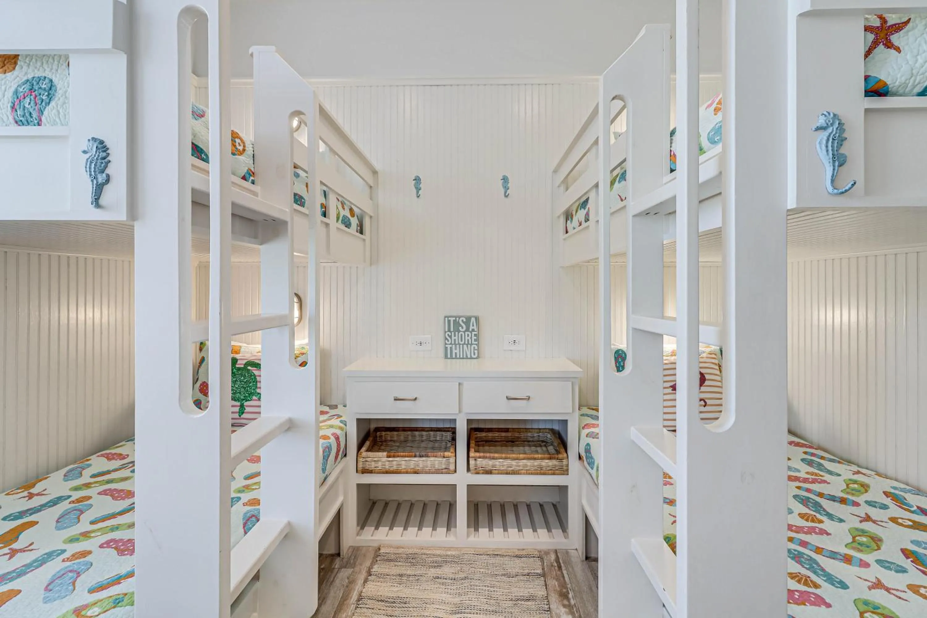 Other, Bed in A Shore Thing 188 RO