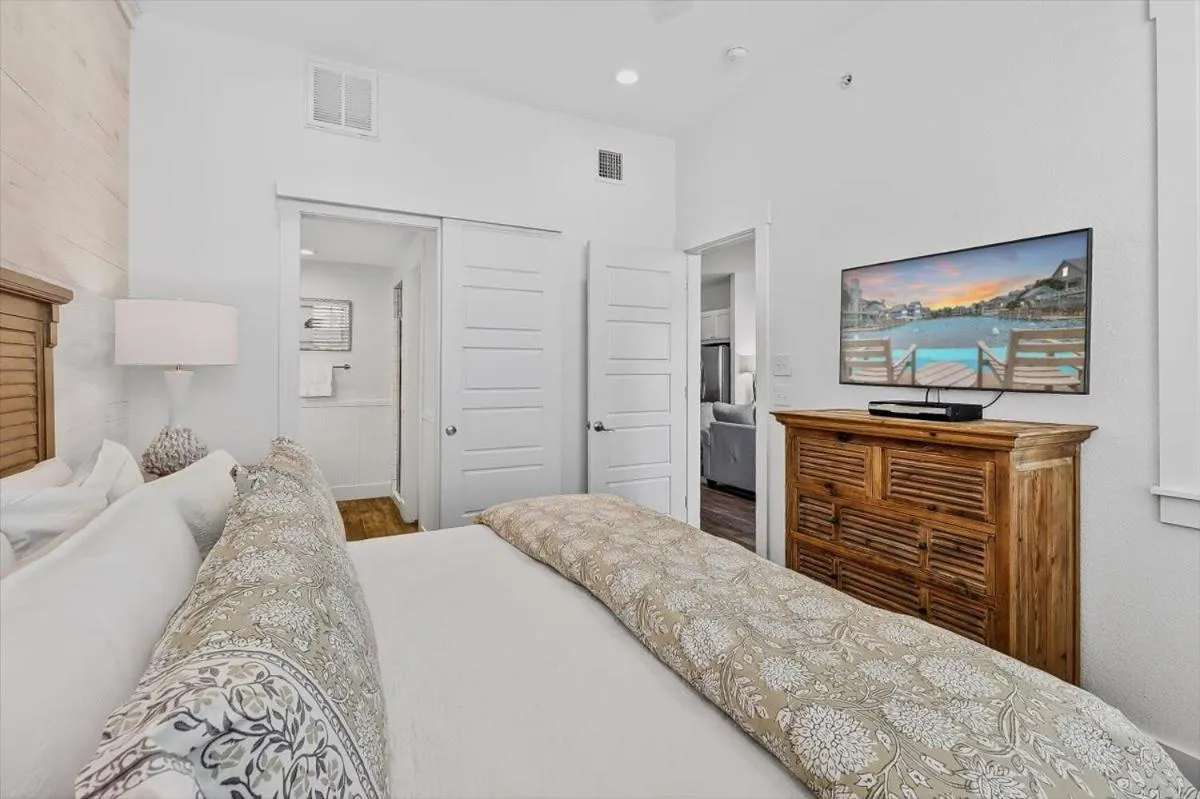 Other, Bed in Bikini Bottoms TC 2204