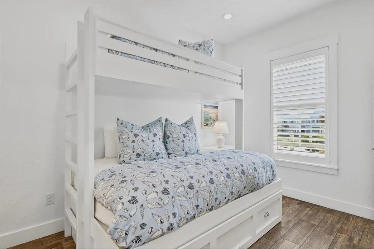 Other, Bed in Bikini Bottoms TC 2204