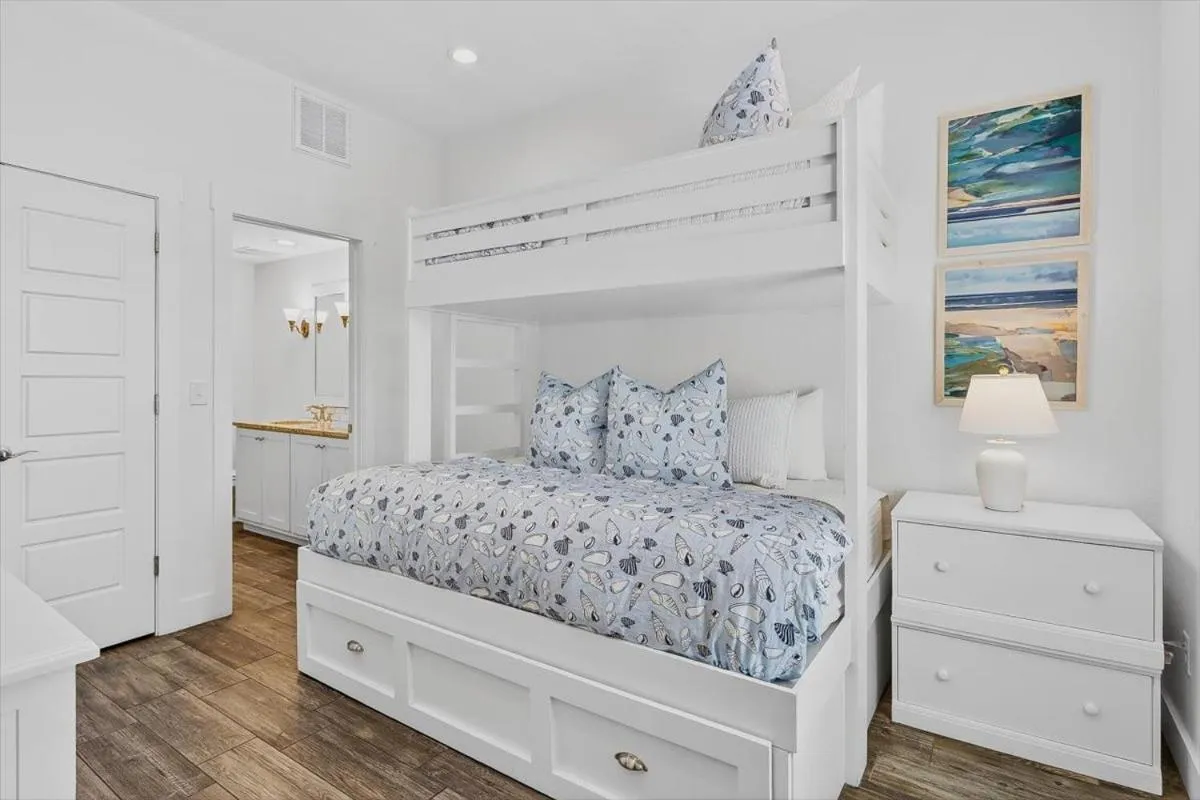 Other, Bed in Bikini Bottoms TC 2204