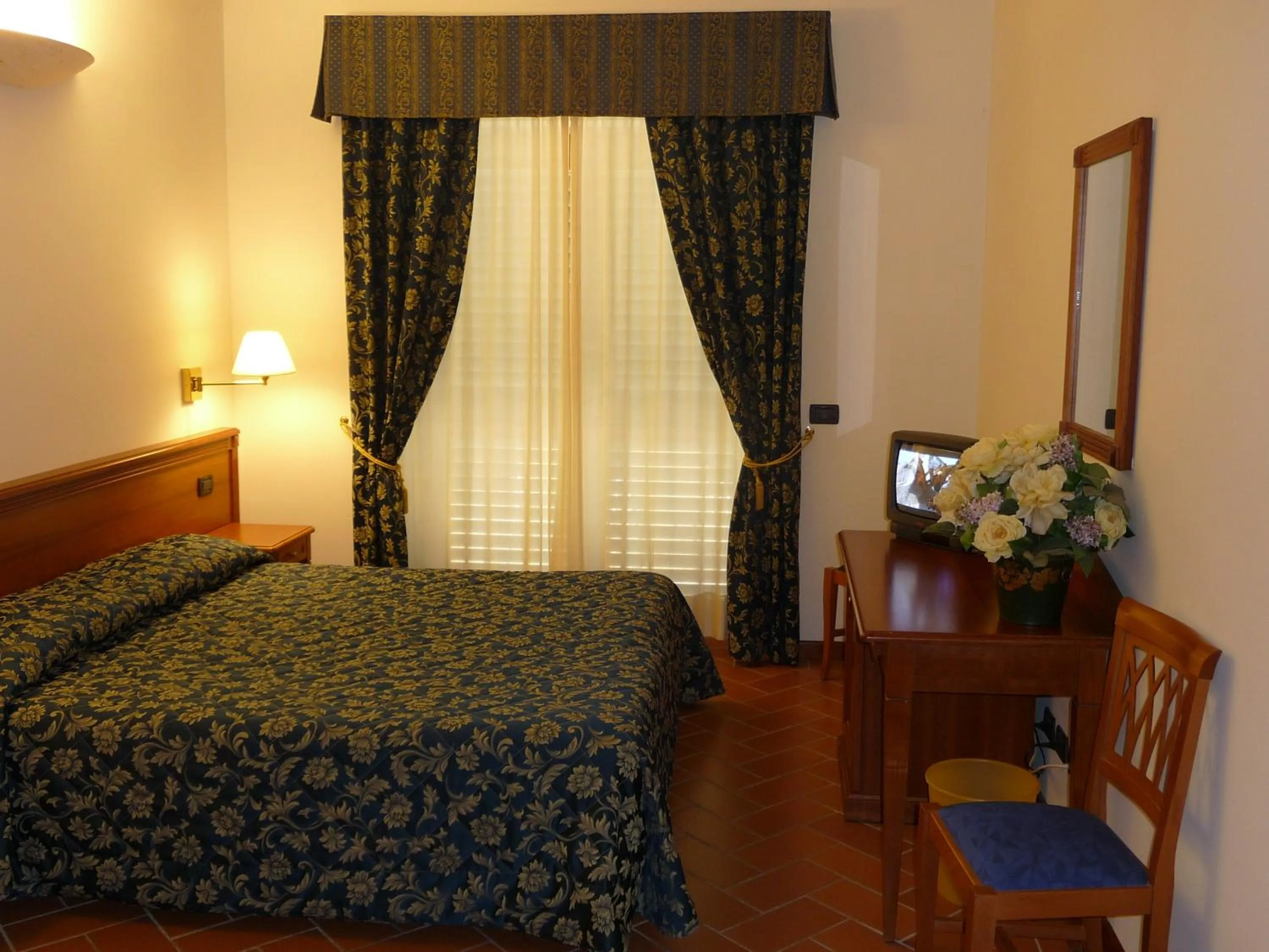 Photo of the whole room, Bed in Hotel Villa Dei Bosconi
