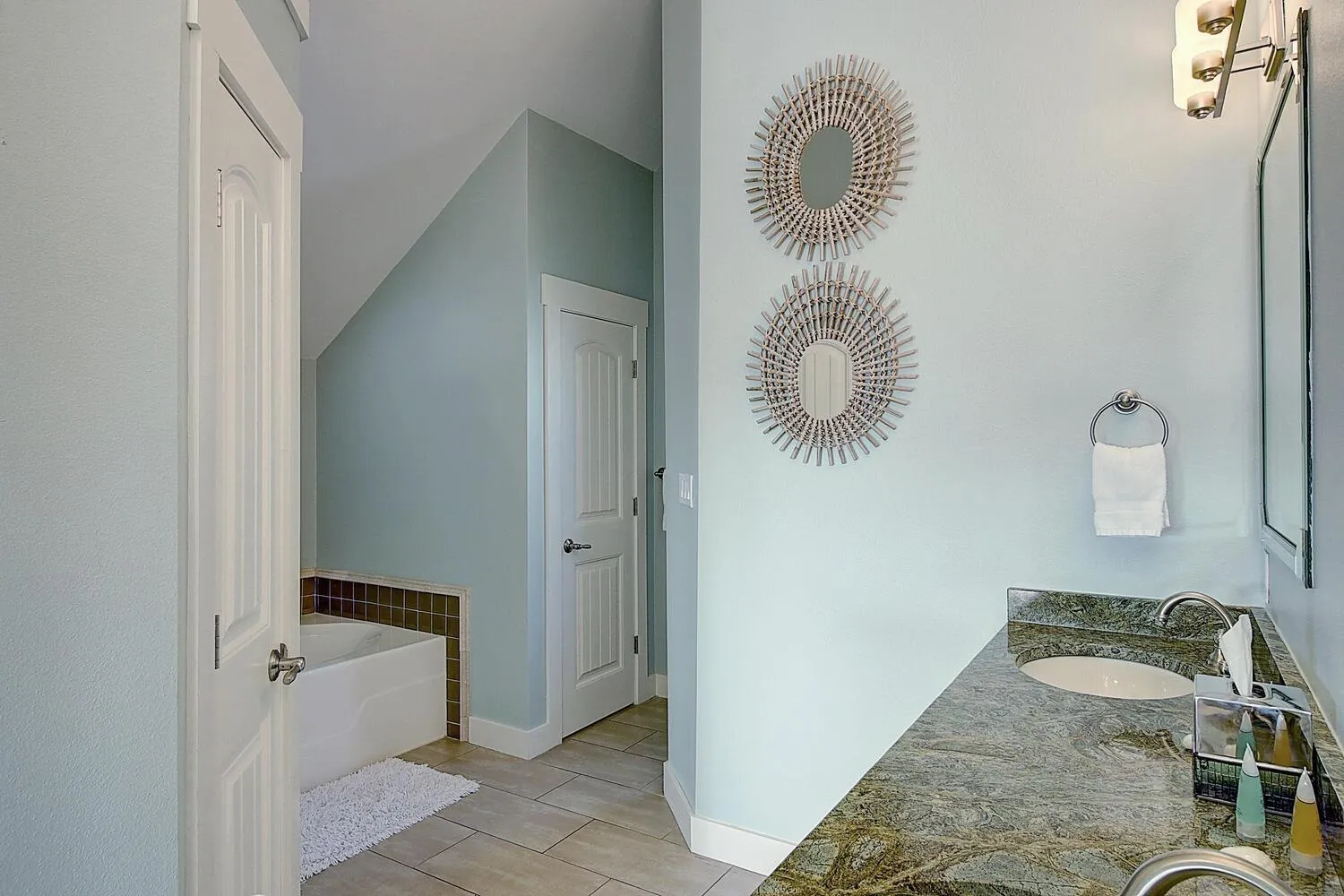 Other, Bed in Coastal Hideaway 230 BE