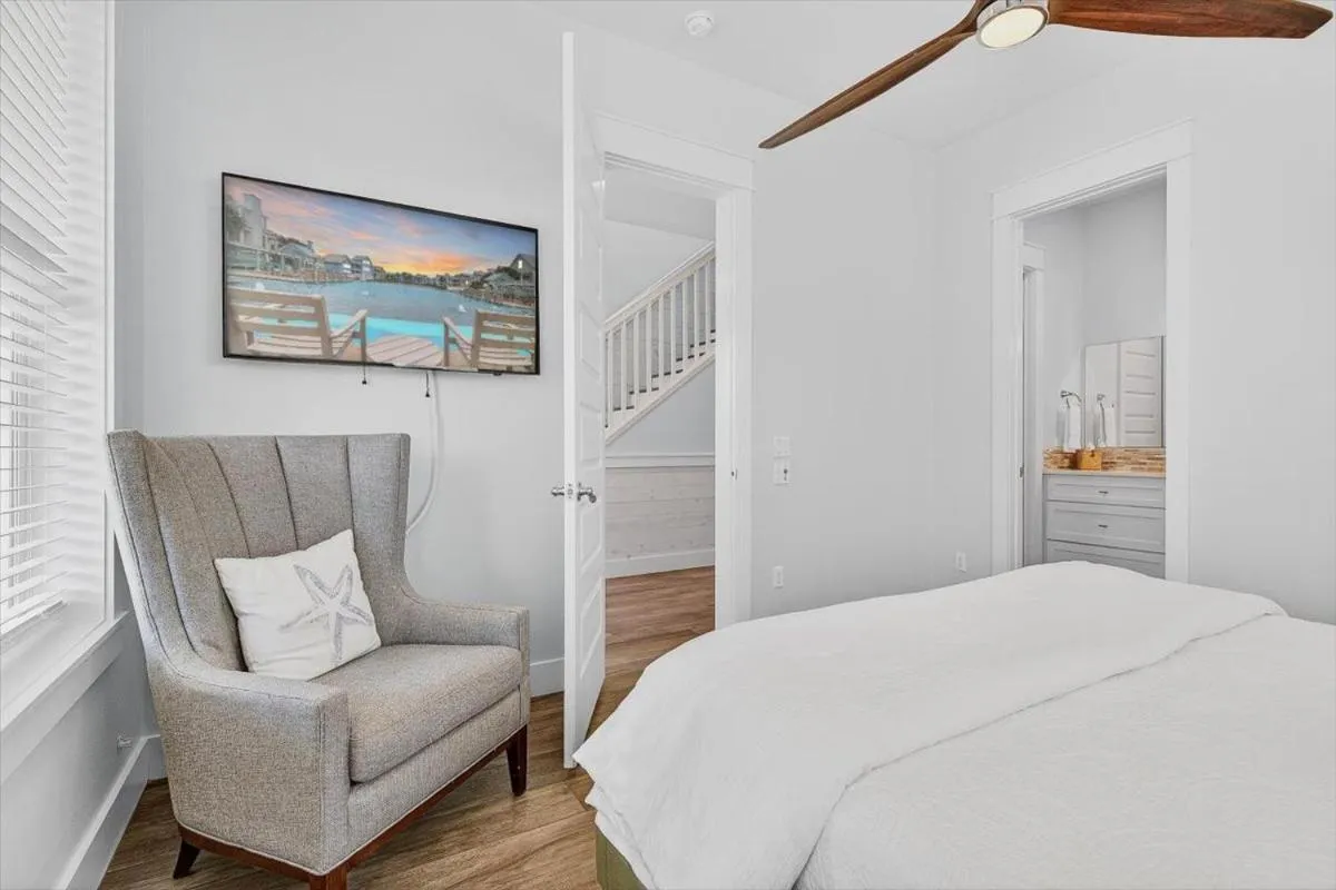 Other, Bed in High Tide 243 HI