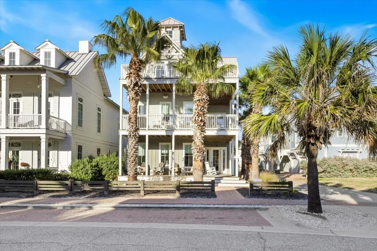 Other in La Ola 261 BE