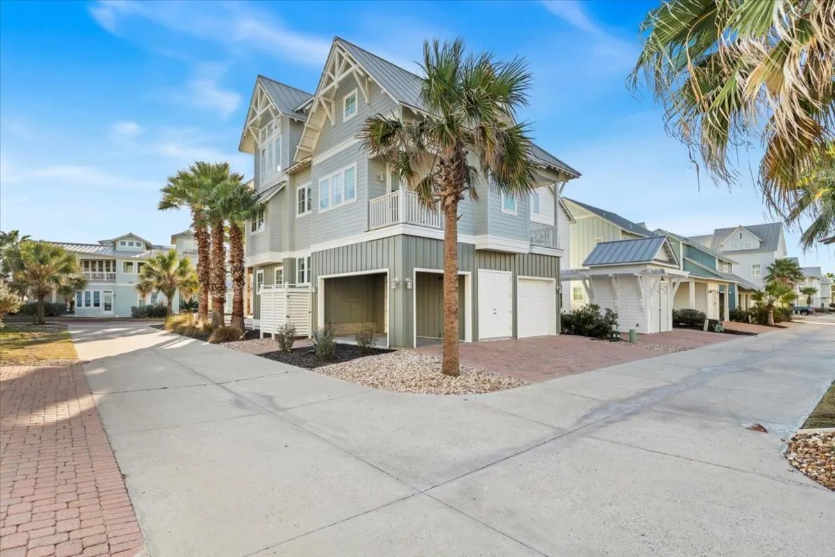 Other in La Ola 261 BE