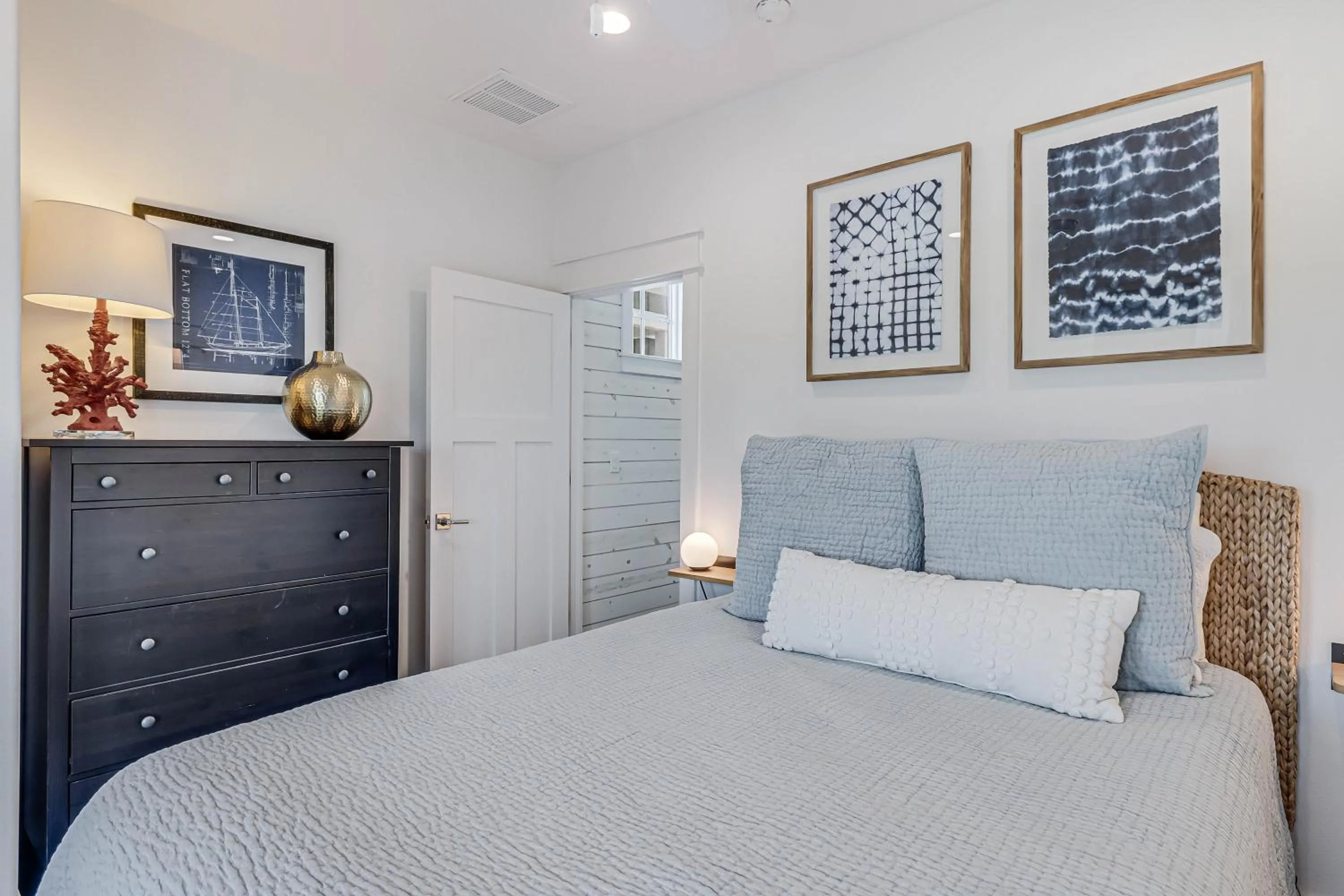 Other, Bed in One Particular Harbor 119 FI