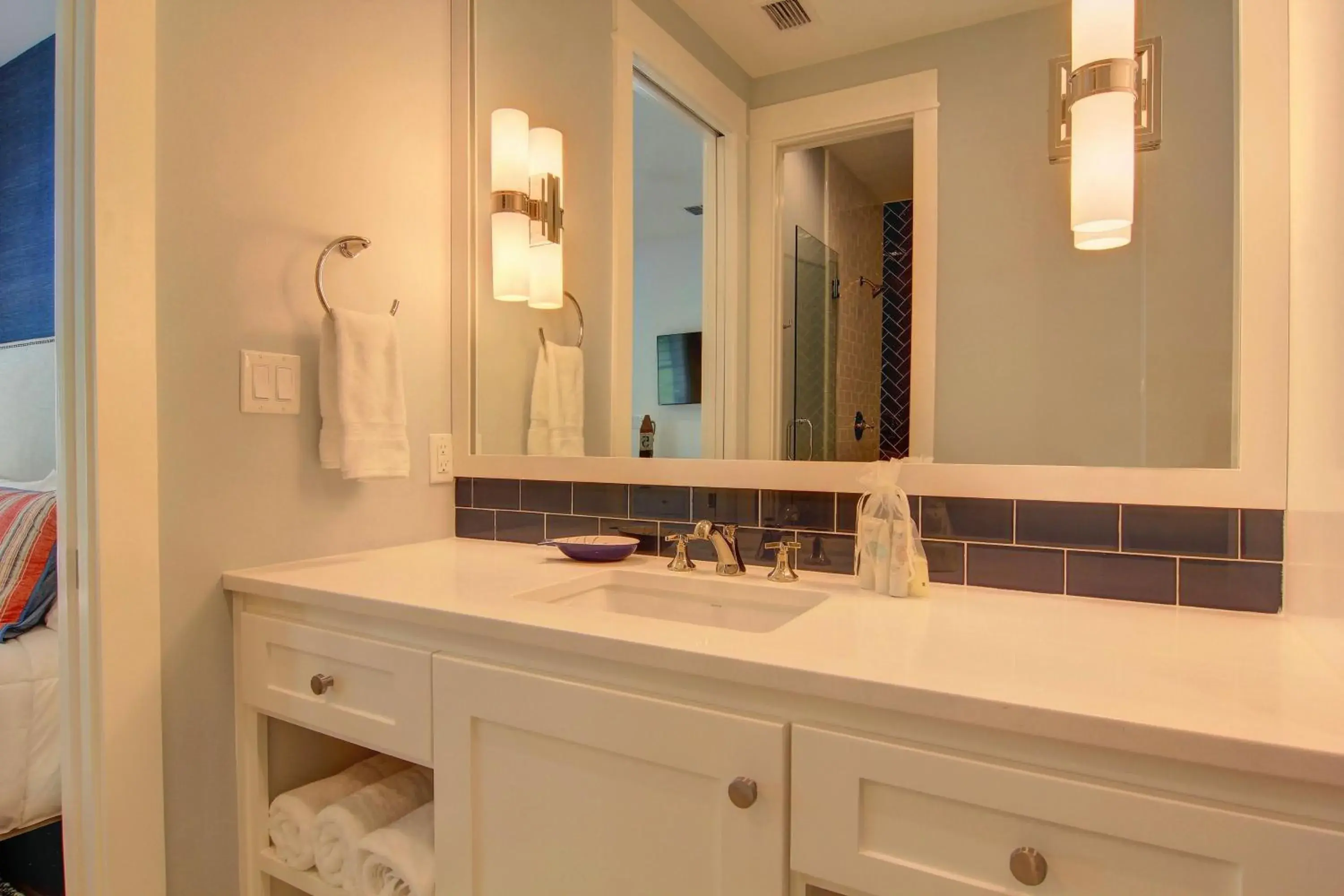 Salt and Light 192 RO Salt and Light 192 RO