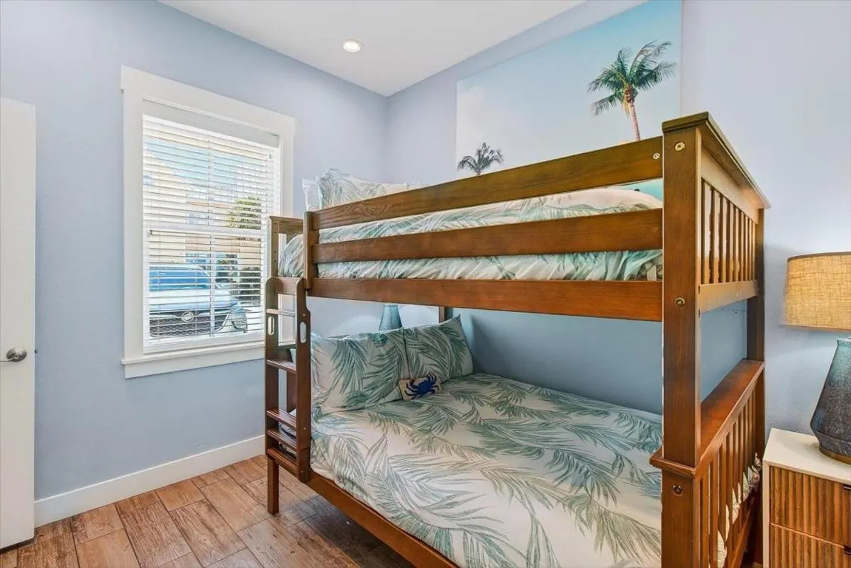 Other, Bed in Saltwater Cove TC 2103