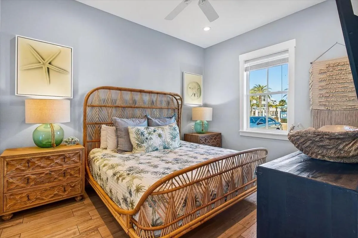 Other, Bed in Saltwater Cove TC 2103