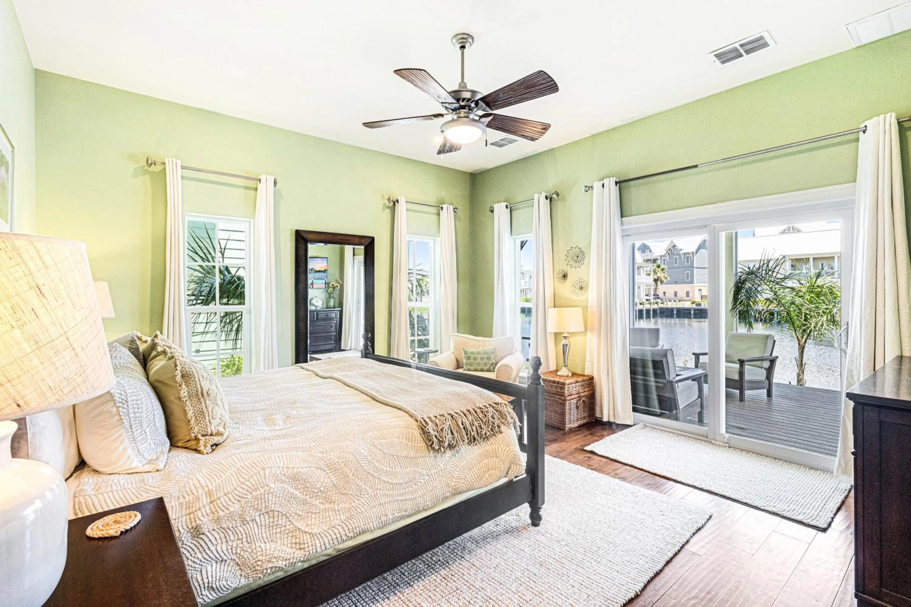 Other, Bed in The Sunflower 163 BE