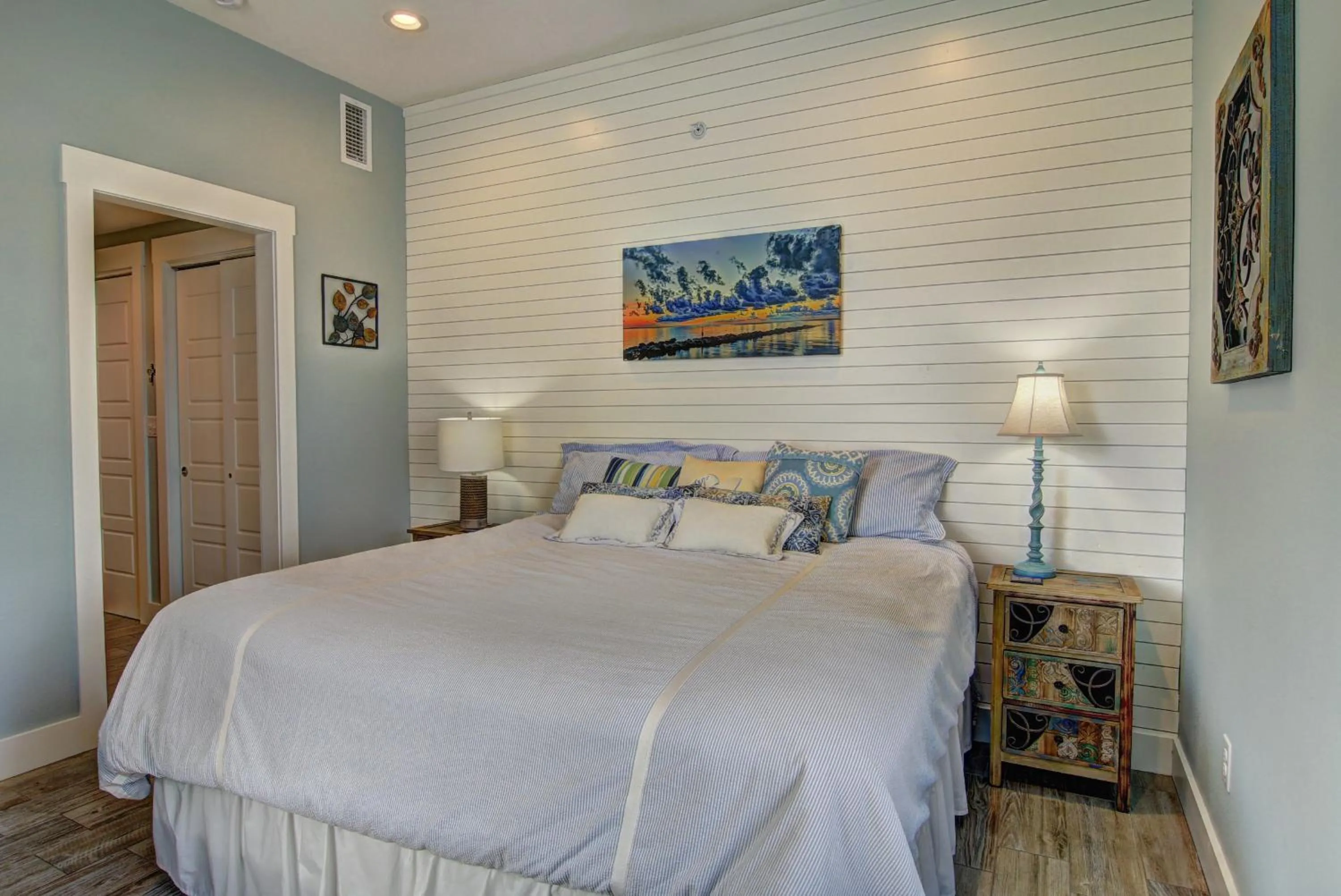 Other, Bed in Watercolor Bungalow TC 2101