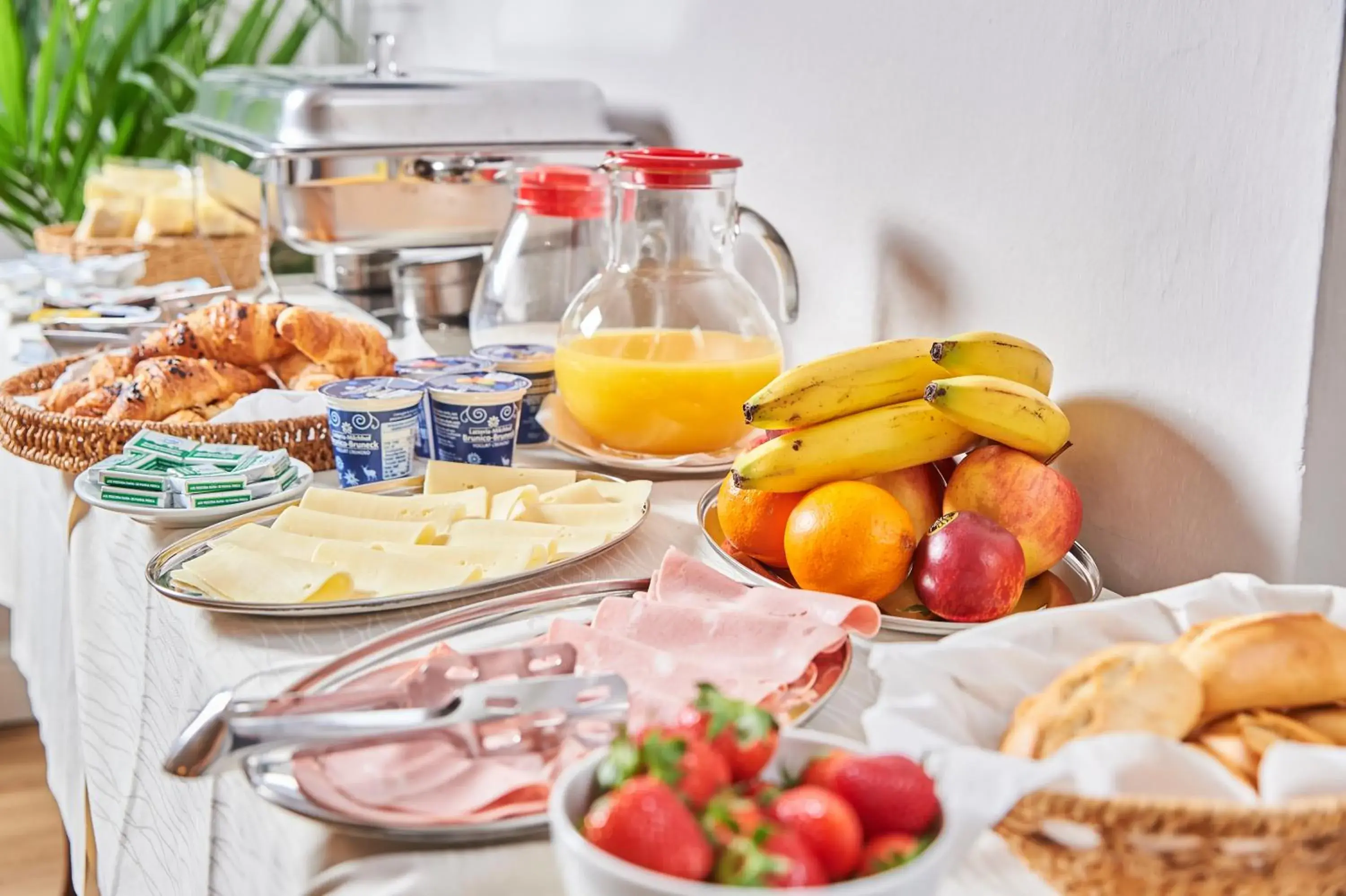 Food and drinks in Hotel Brooklyn Food and drinks in Hotel Brooklyn