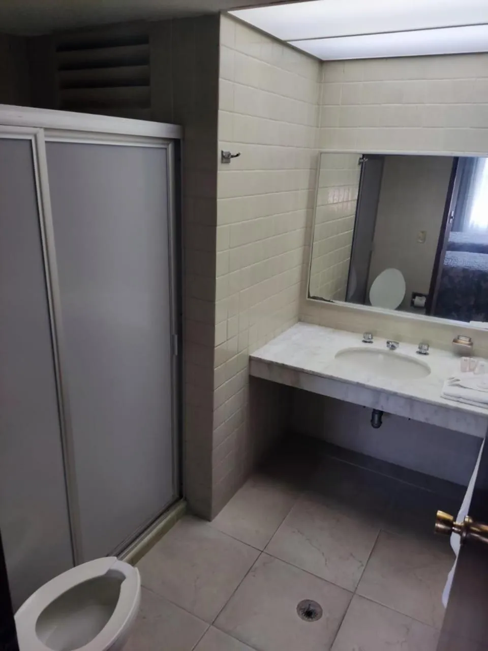 Bathroom in Hotel Mary Celaya