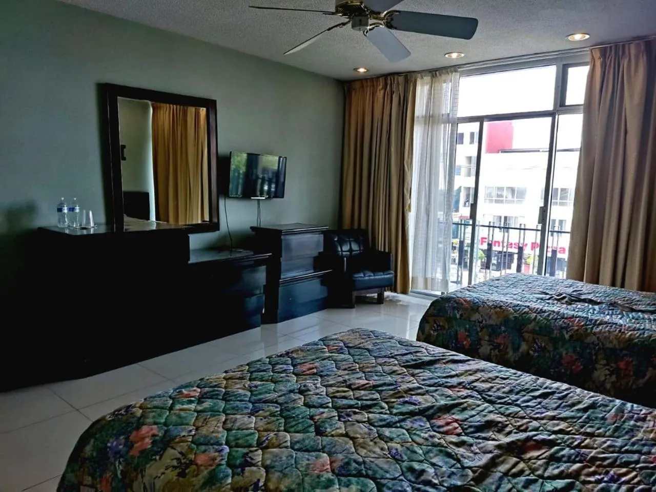 Bed in Hotel Mary Celaya