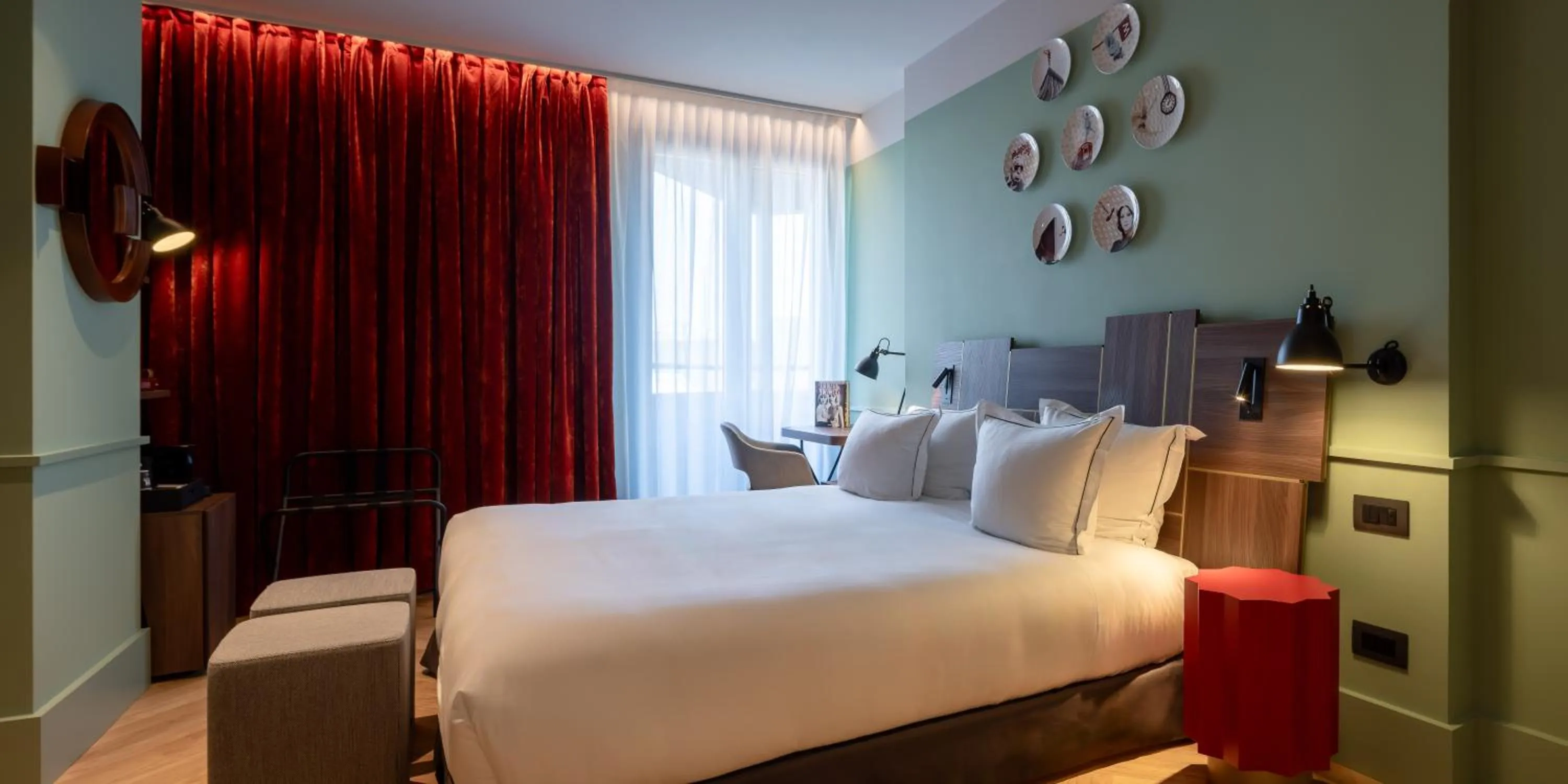 Toilet, Bed in Urban Hive Milano