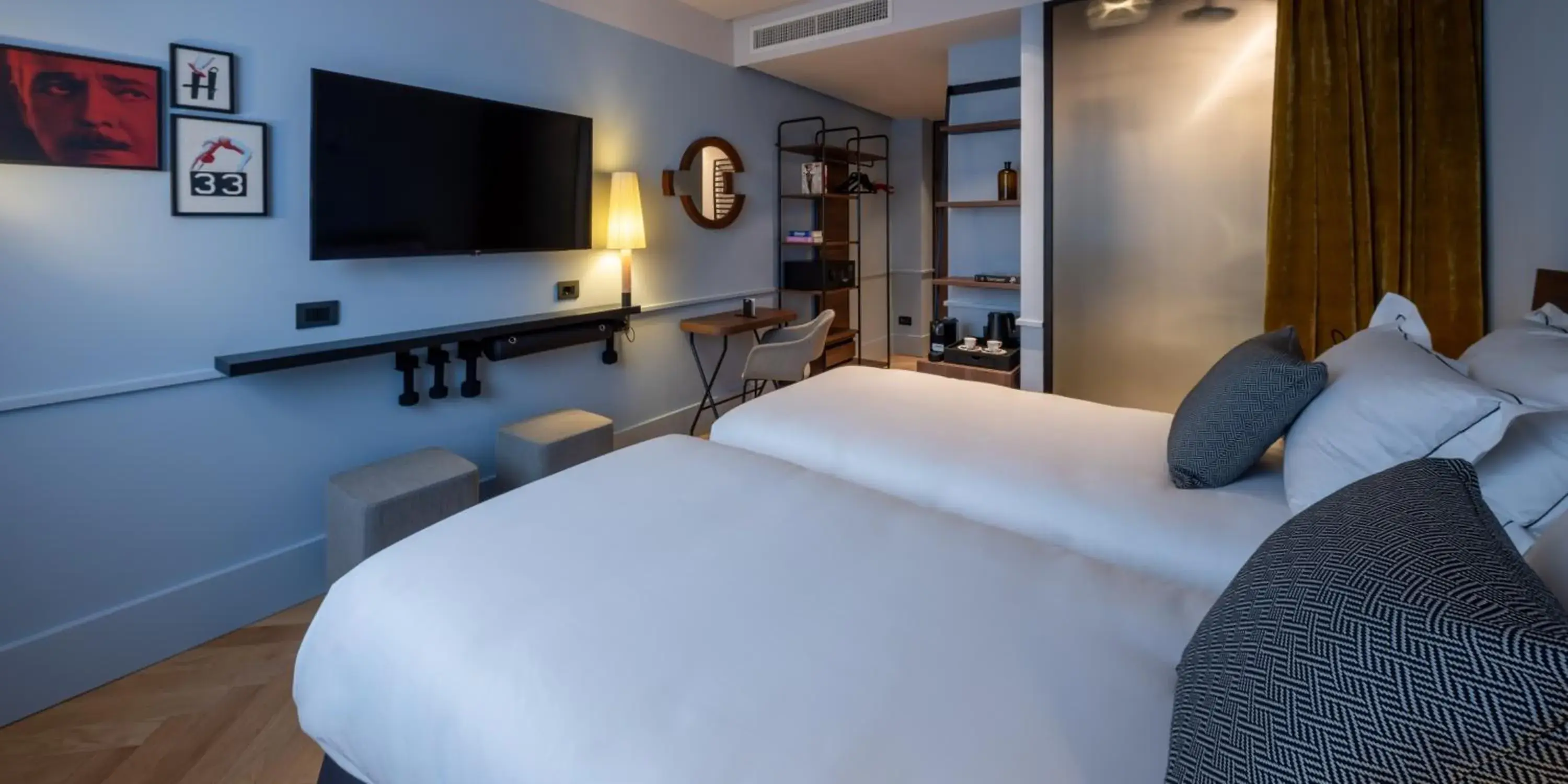 Toilet, Bed in Urban Hive Milano Toilet, Bed in Urban Hive Milano