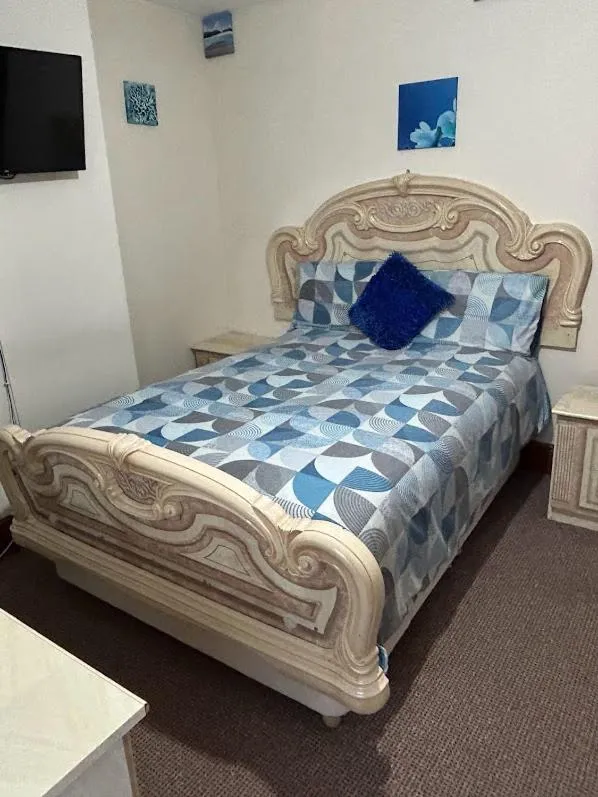 Busy Bee - Guest House - Self Service