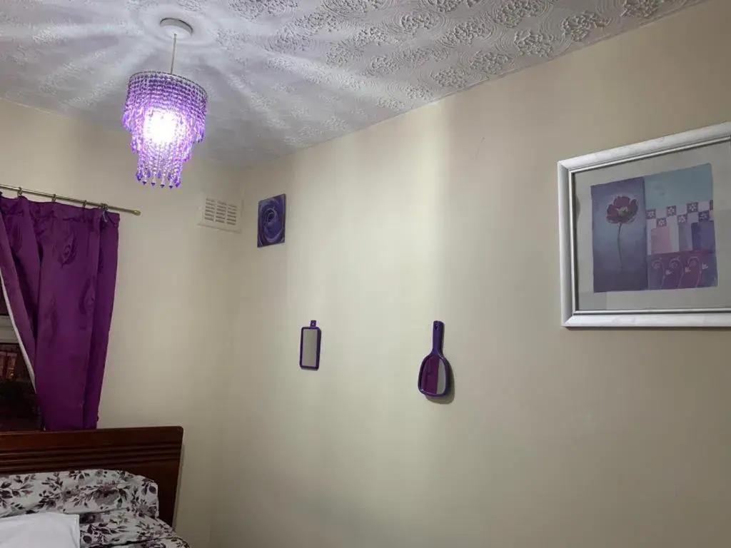 Budget Double Room in Busy Bee - Guest House - Self Service Budget Double Room in Busy Bee - Guest House - Self Service