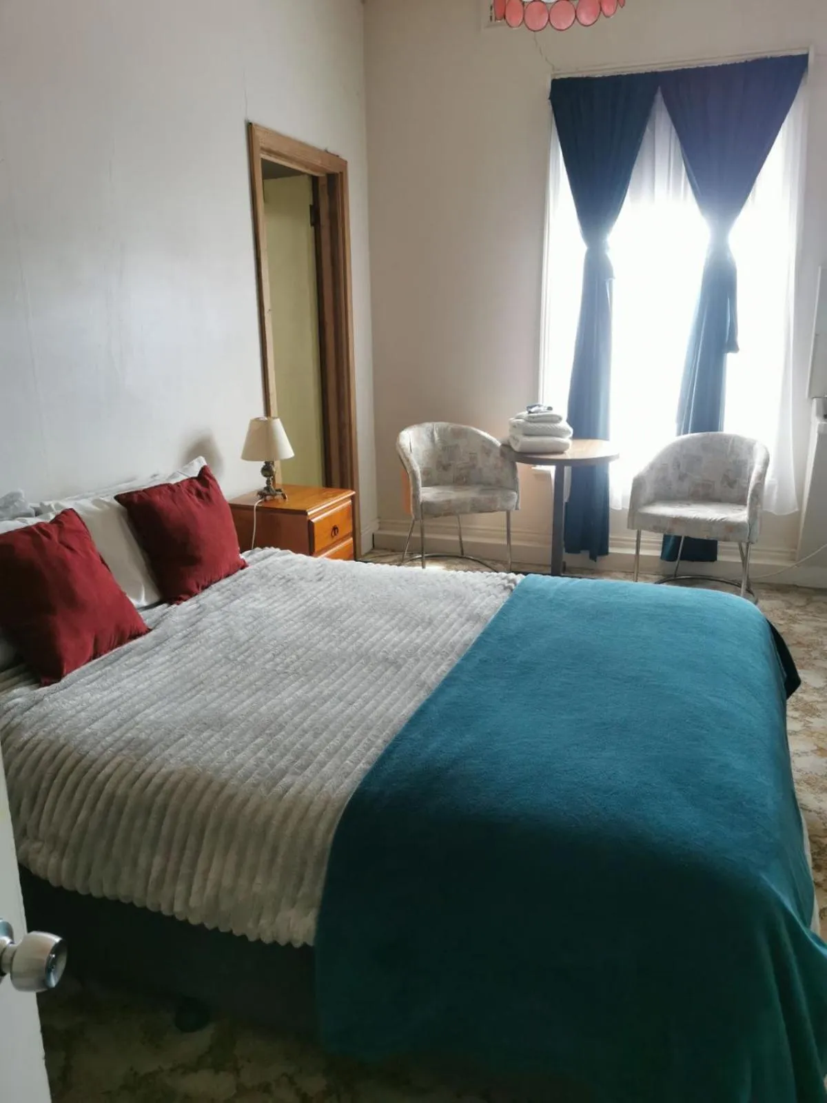 Photo of the whole room, Bed in Railton Hotel - heritage pub accommodation