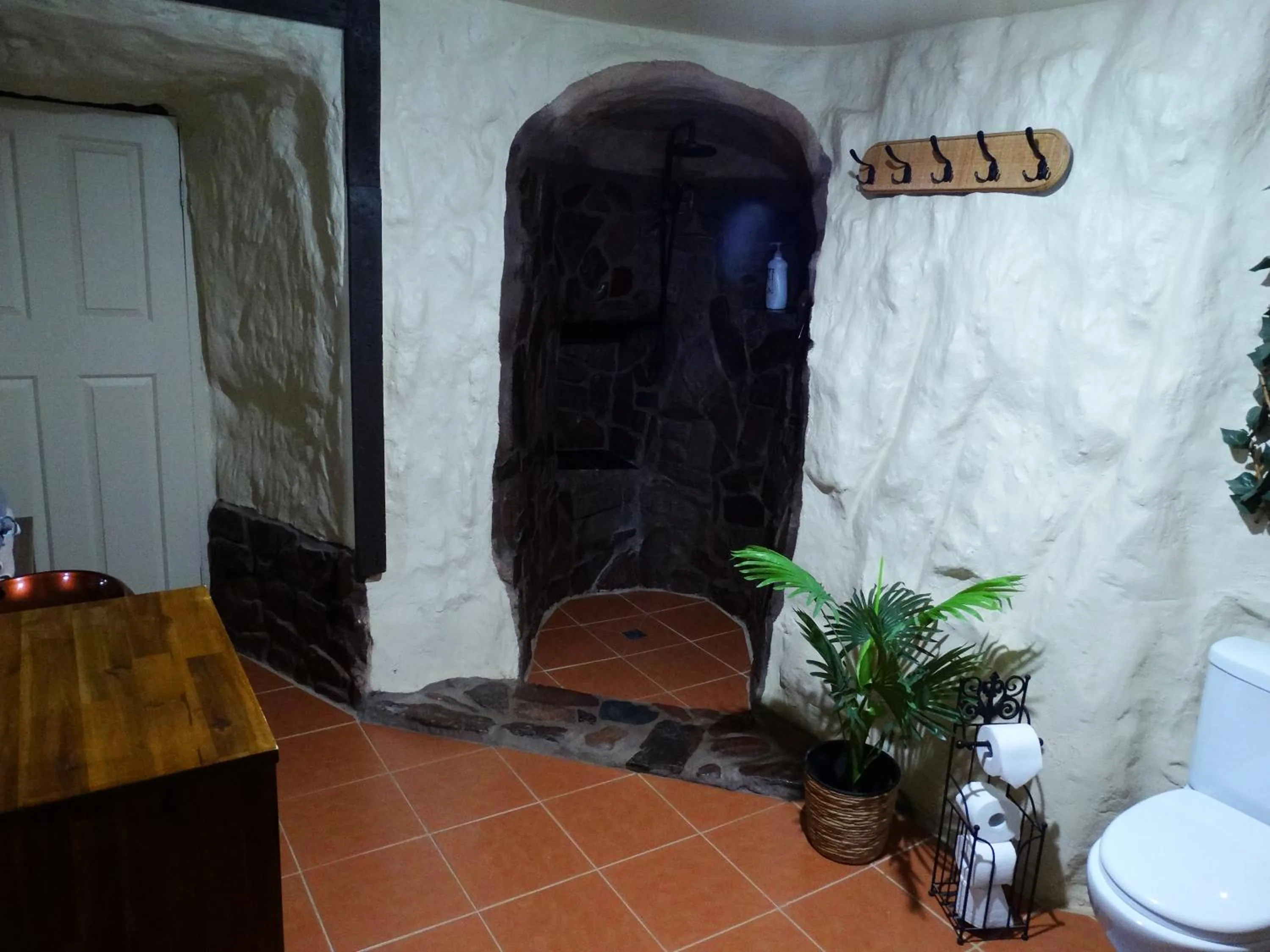 Shower in Di's Dugouts